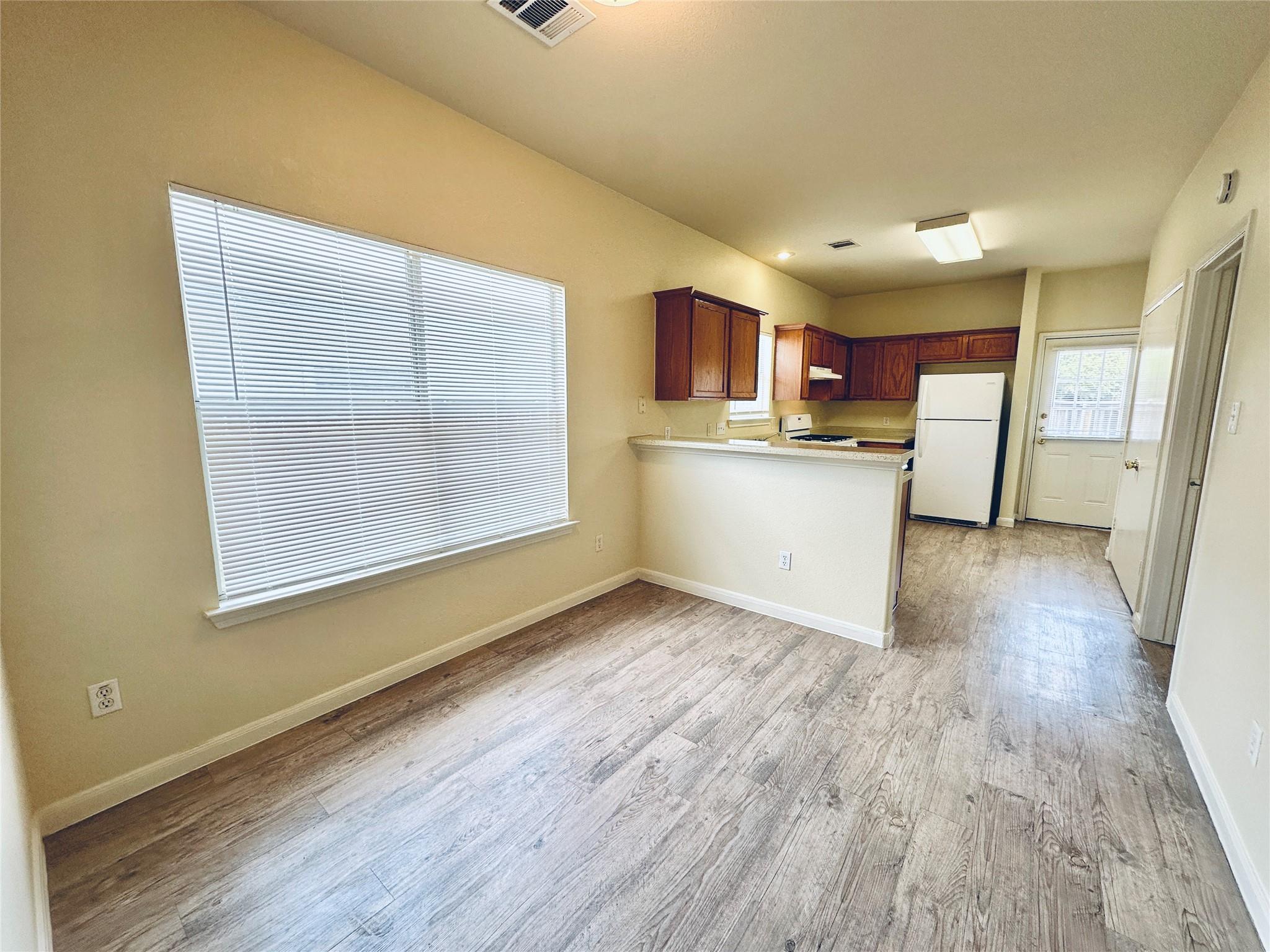 2873 Southampton Way #b Property Photo 16