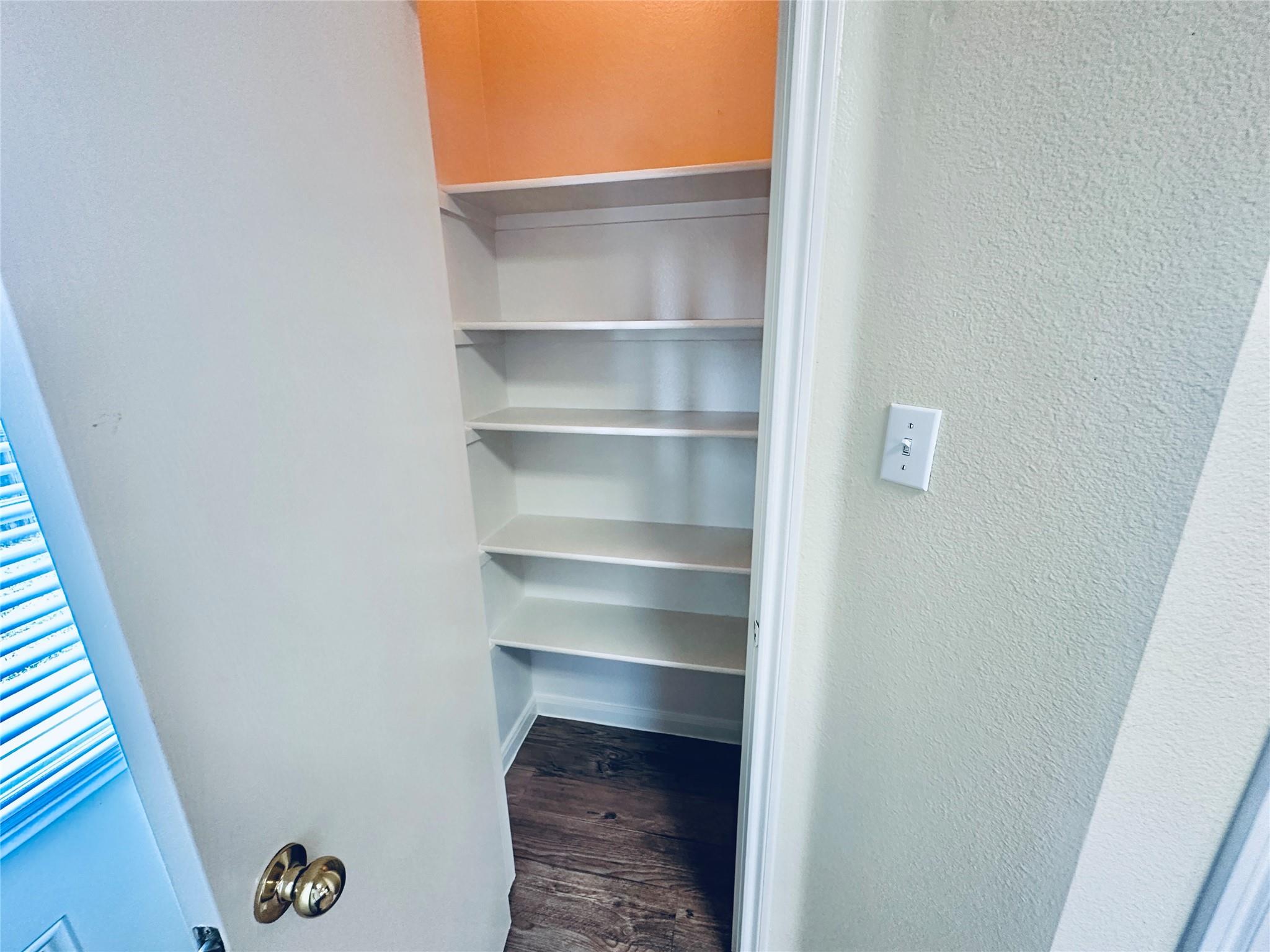 2873 Southampton Way #b Property Photo 19