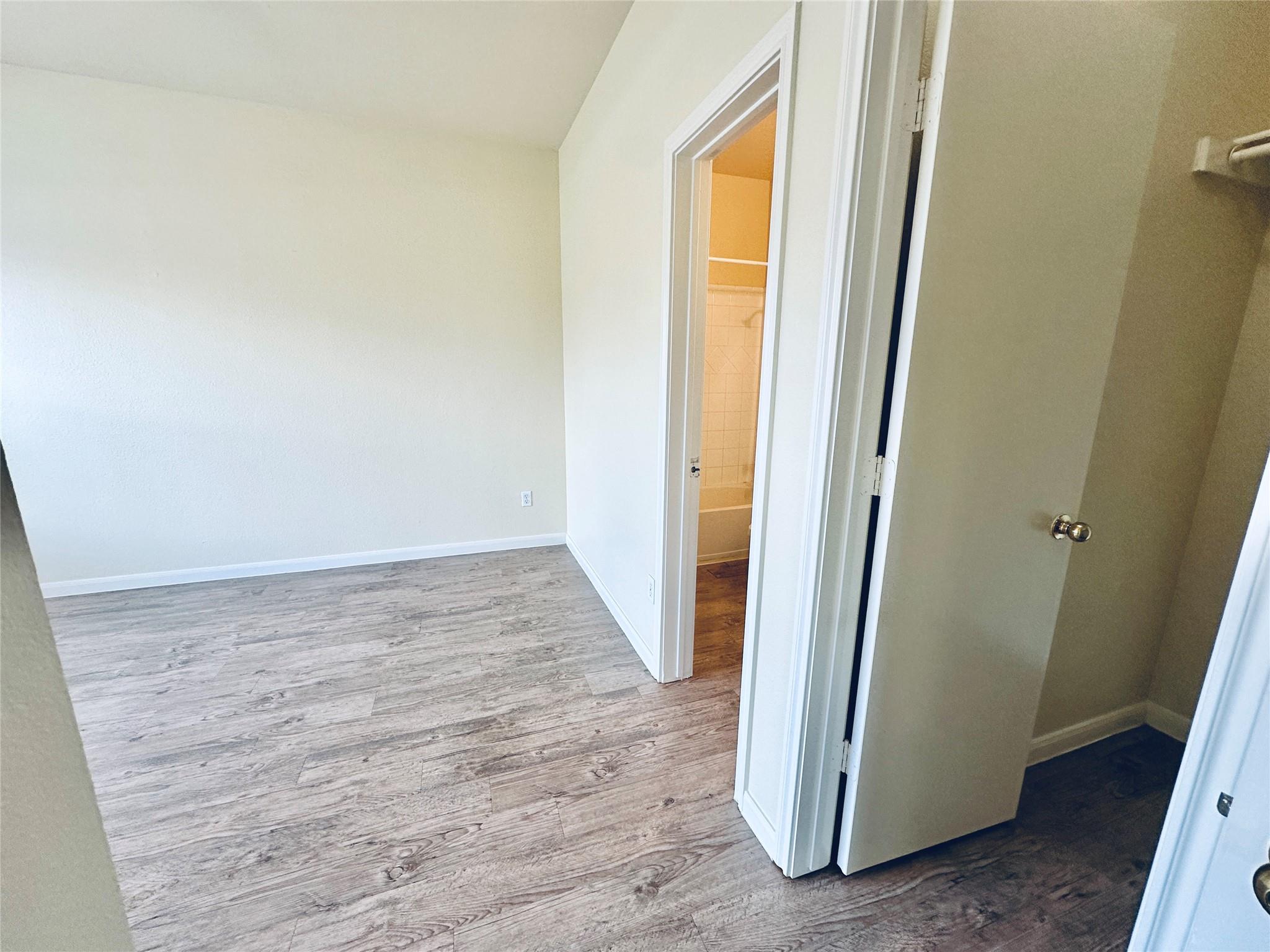 2873 Southampton Way #b Property Photo 22
