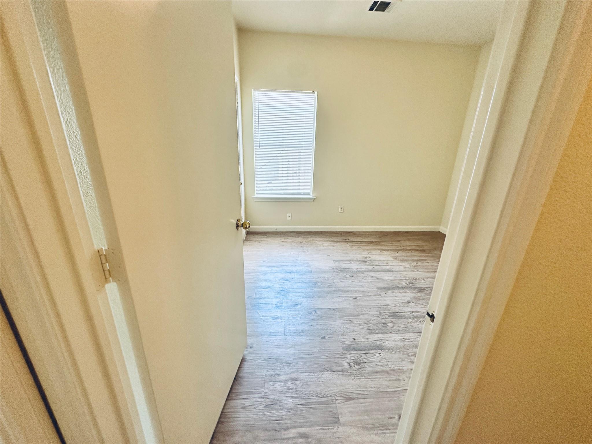 2873 Southampton Way #b Property Photo 32