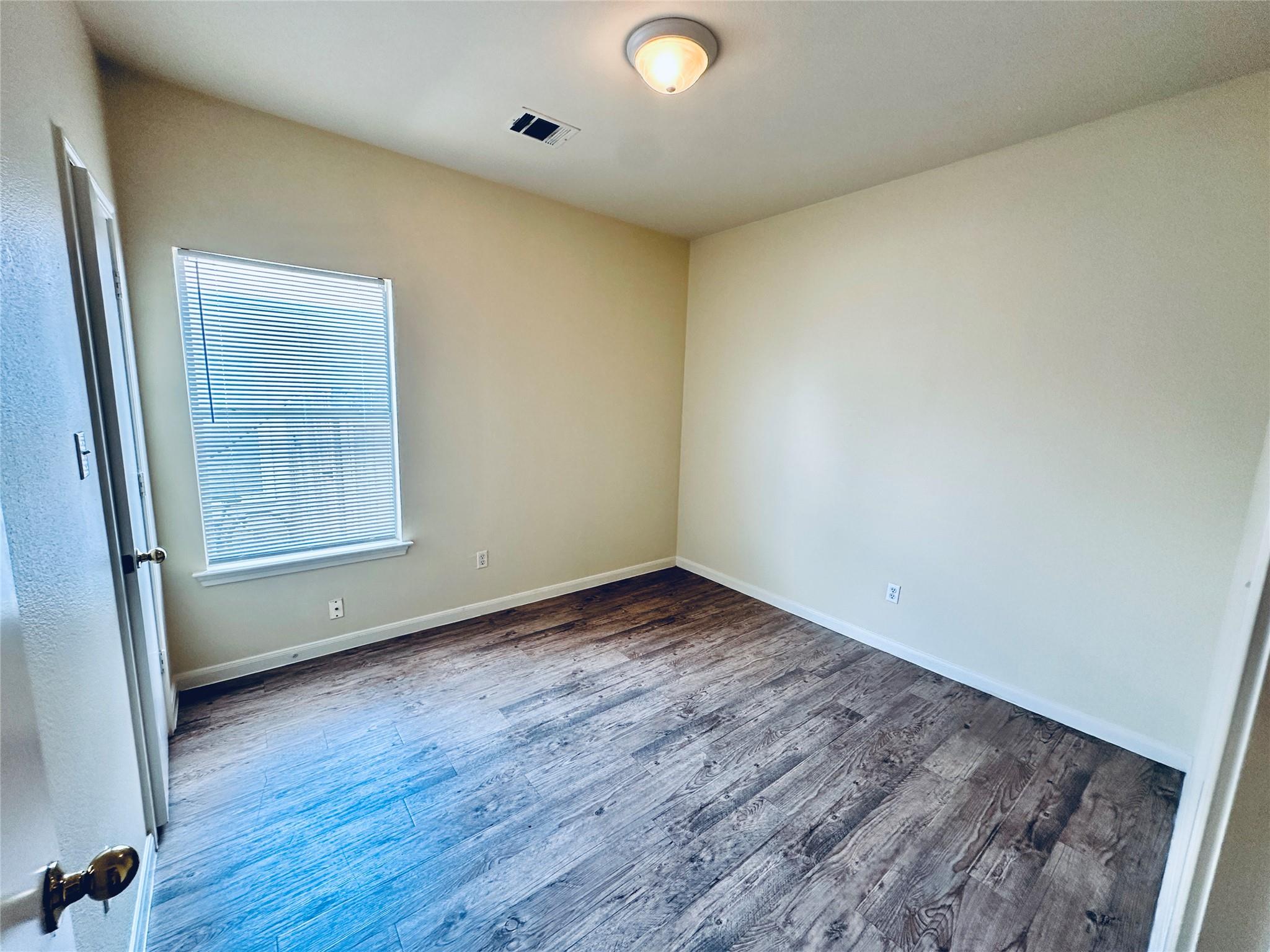 2873 Southampton Way #b Property Photo 33