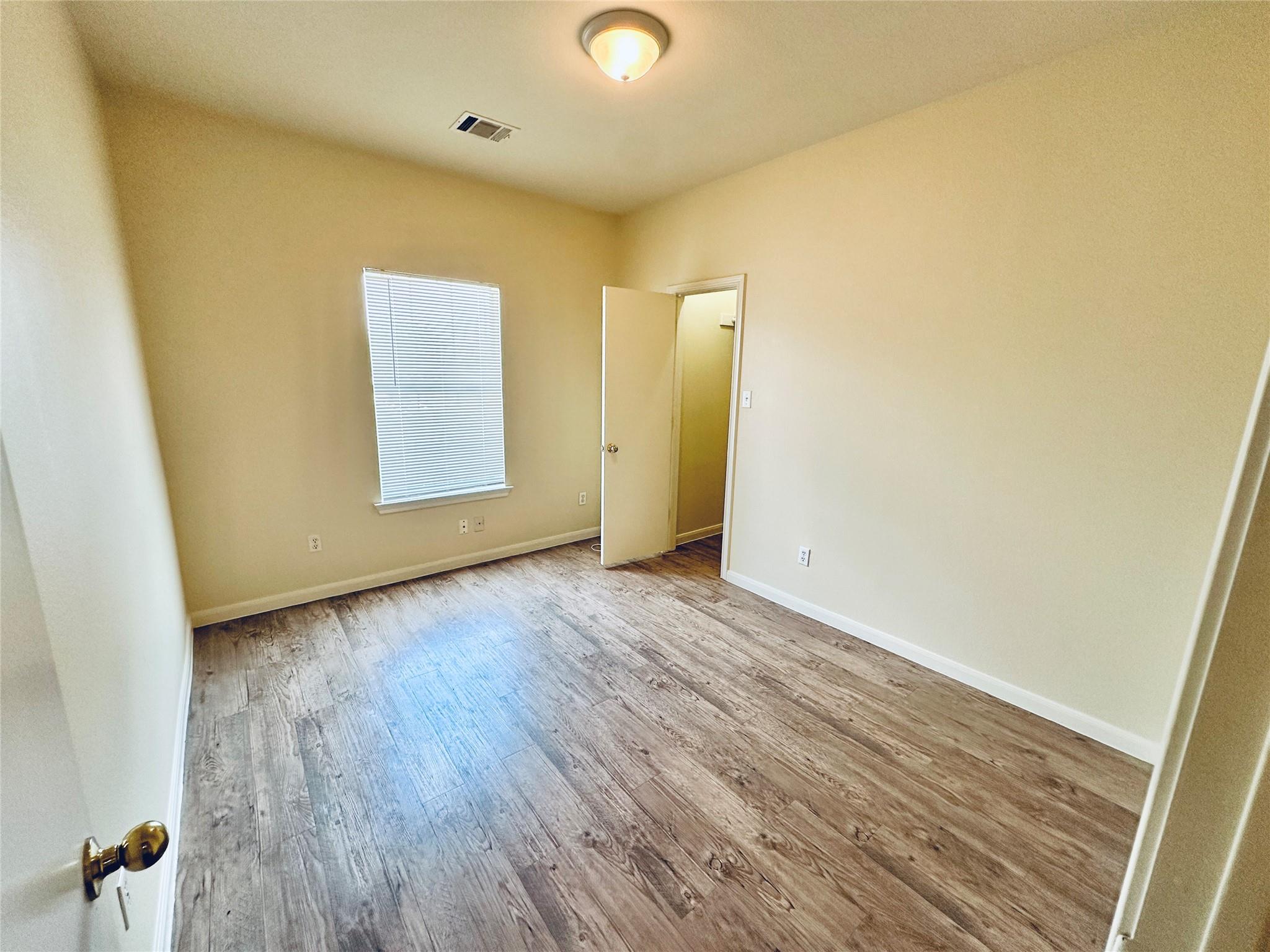 2873 Southampton Way #b Property Photo 37