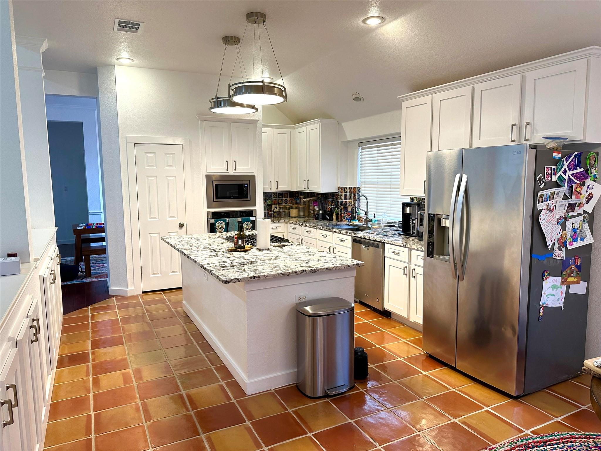 1904 Chasewood Dr Property Photo 3