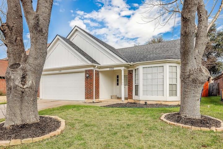 1100 Briargate Dr Property Photo 1