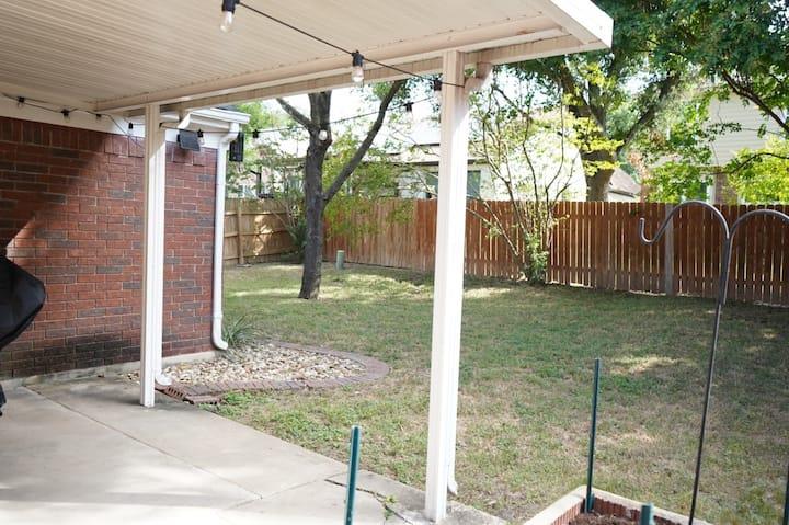 1100 Briargate Dr Property Photo 31