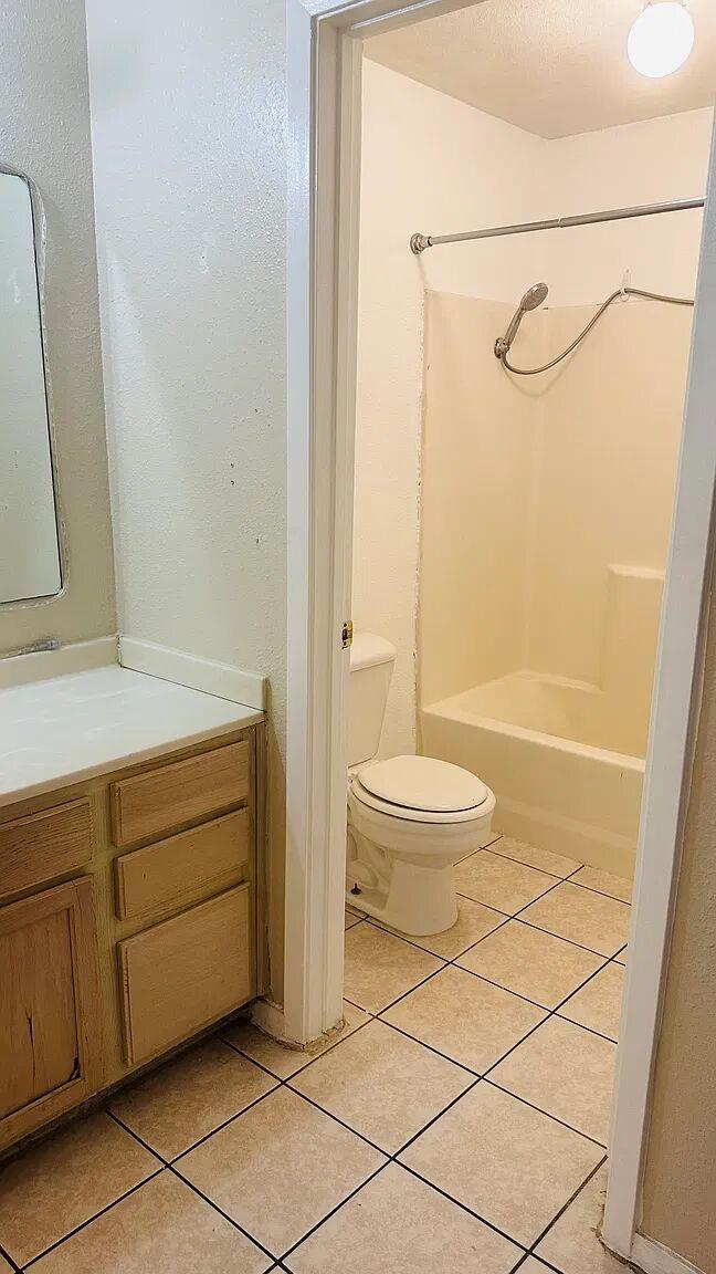 2222 Katy Ln #b Property Photo 4