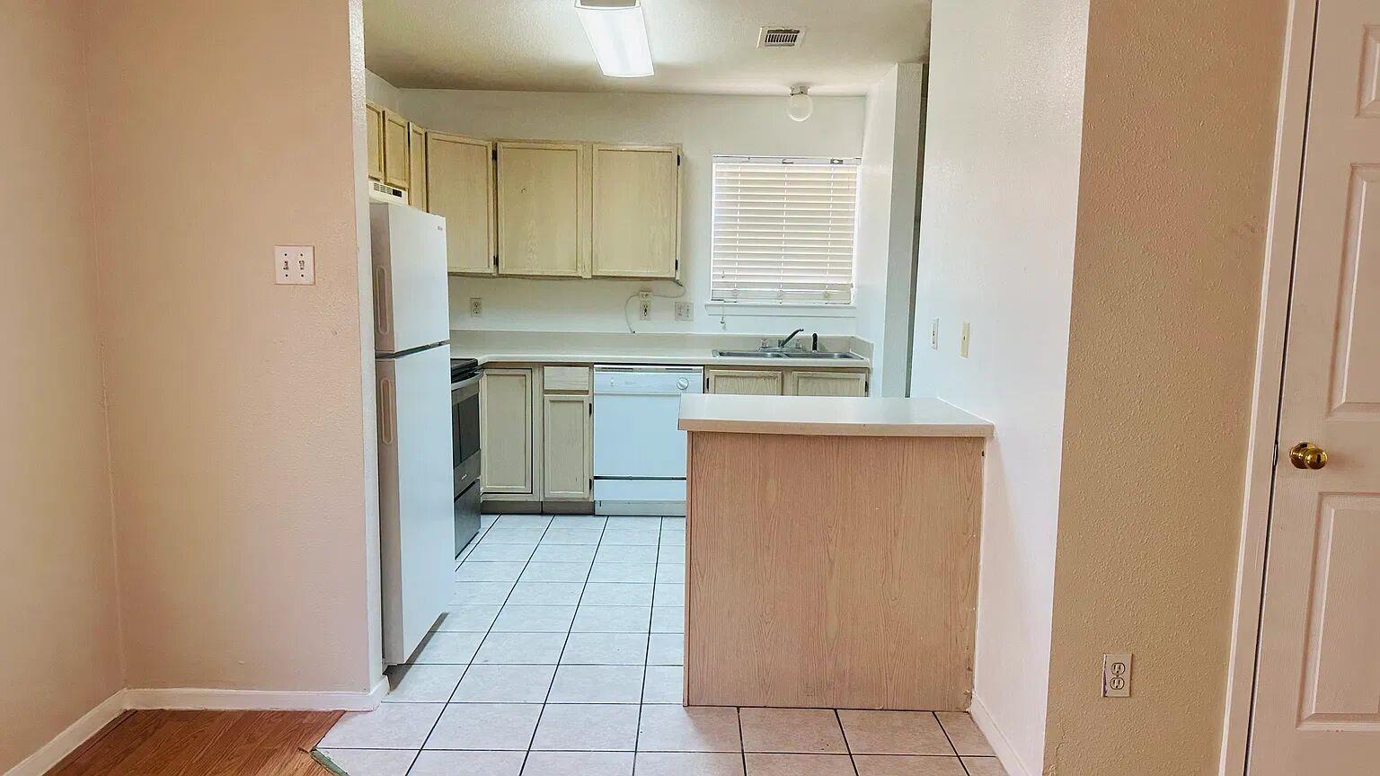 2222 Katy Ln #b Property Photo 5