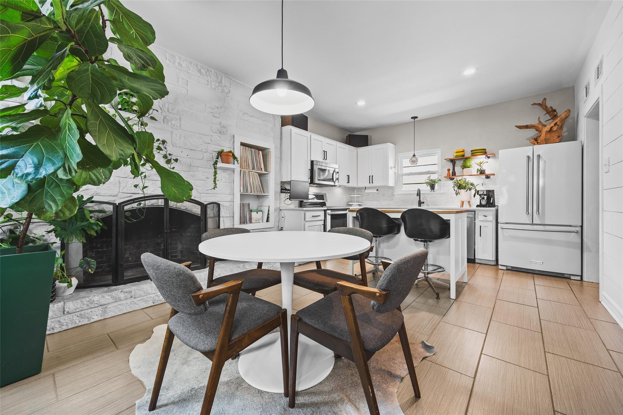 8102 Current Cir Property Photo 2