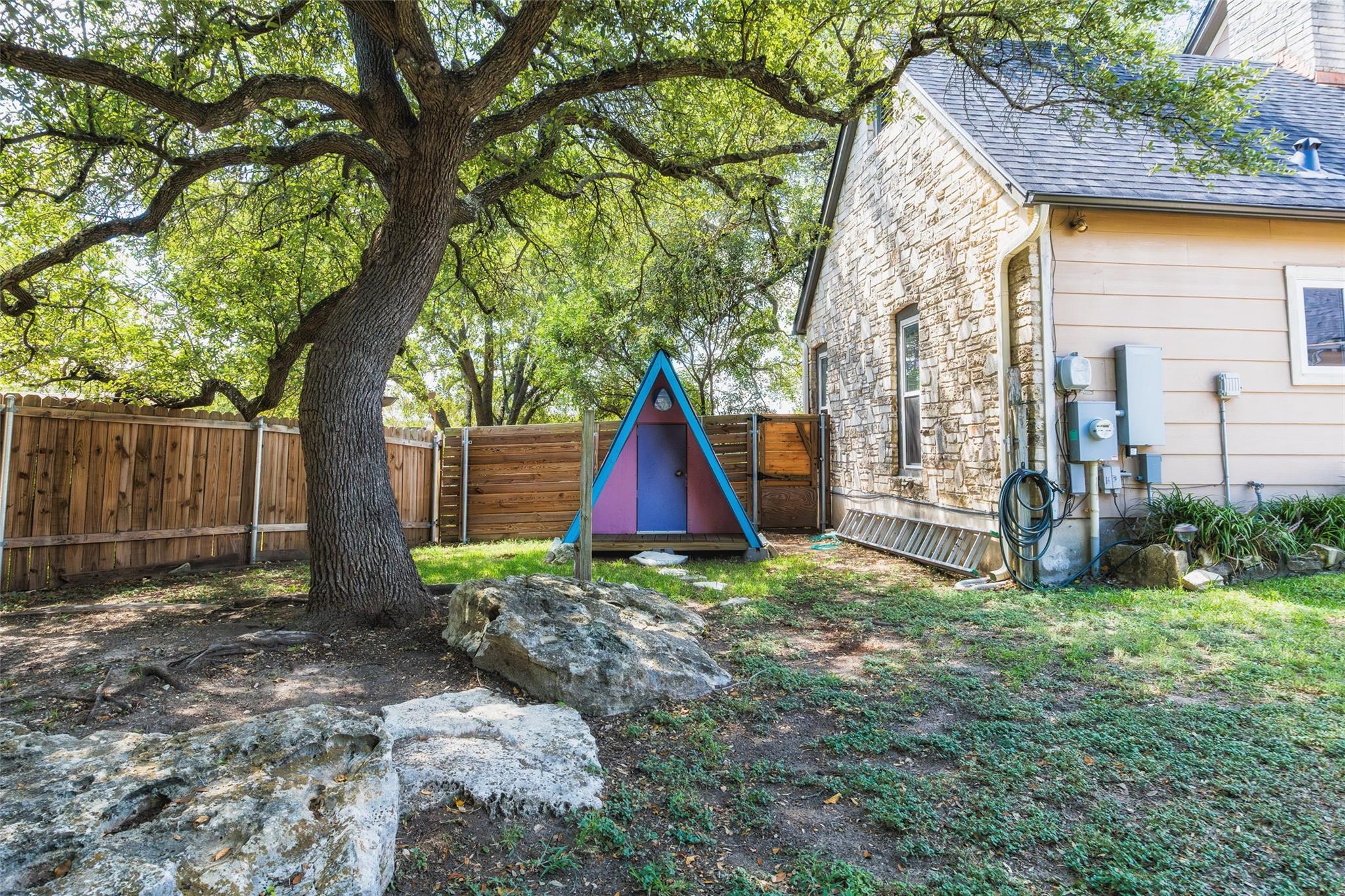 8102 Current Cir Property Photo 32