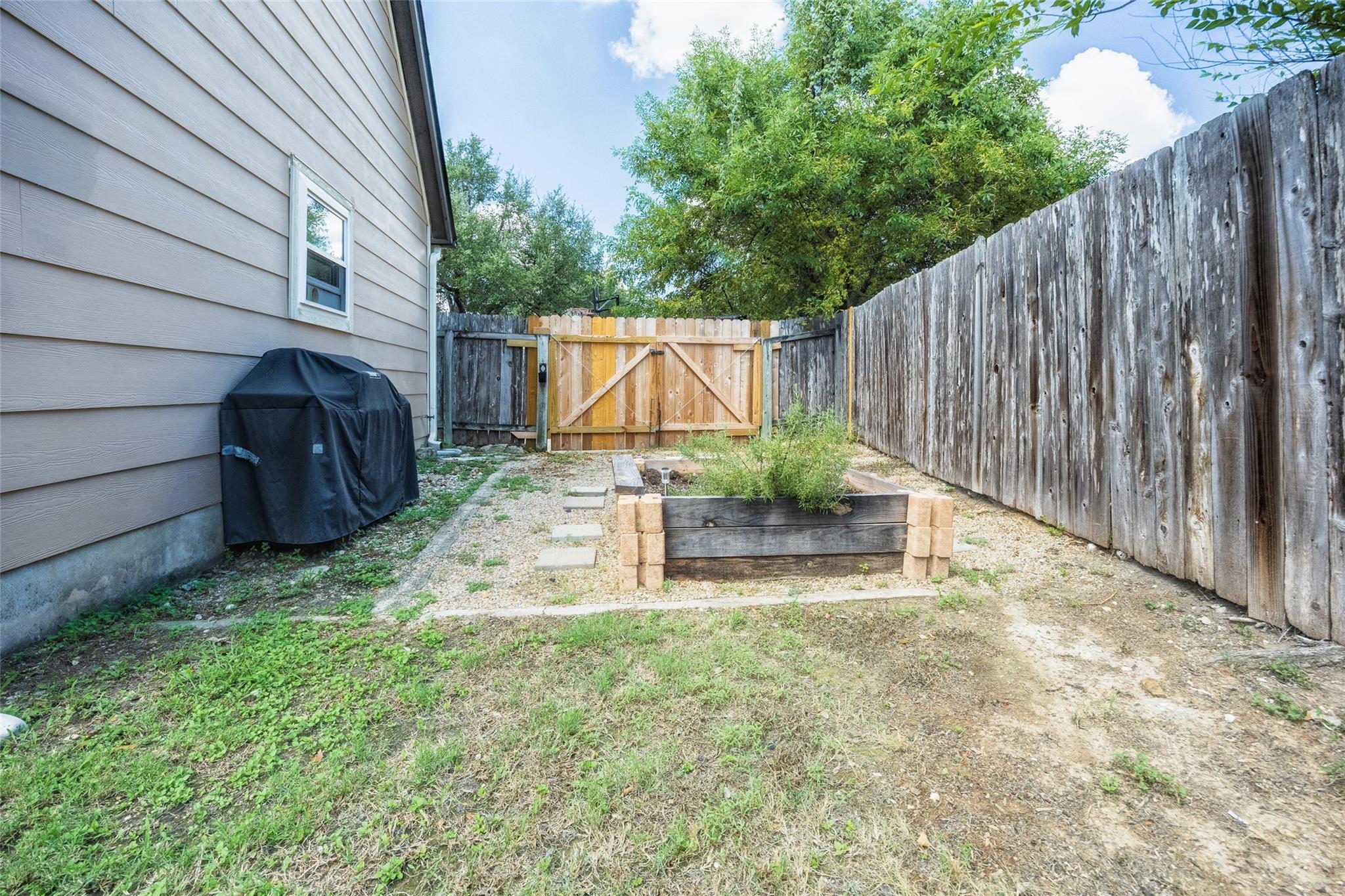 8102 Current Cir Property Photo 33