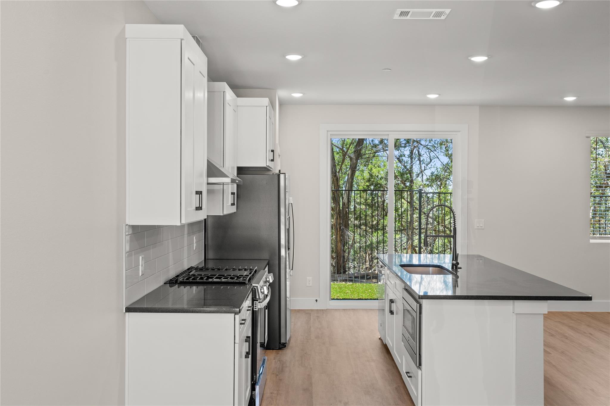 5510 Mobeetie Loop Property Photo 5