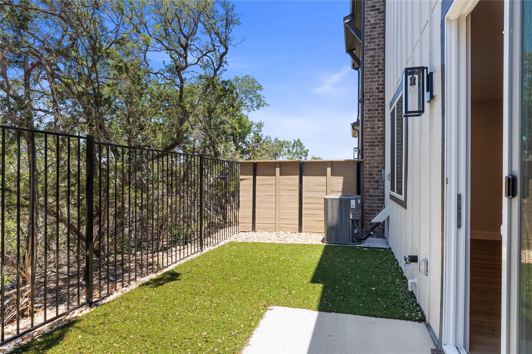 5510 Mobeetie Loop Property Photo 6