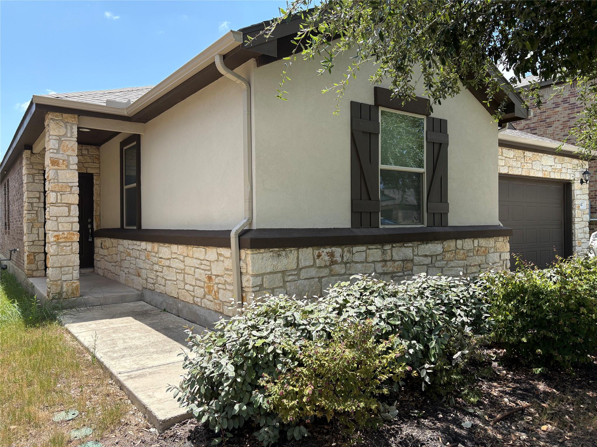 147 Mary Max Cir Property Photo 1