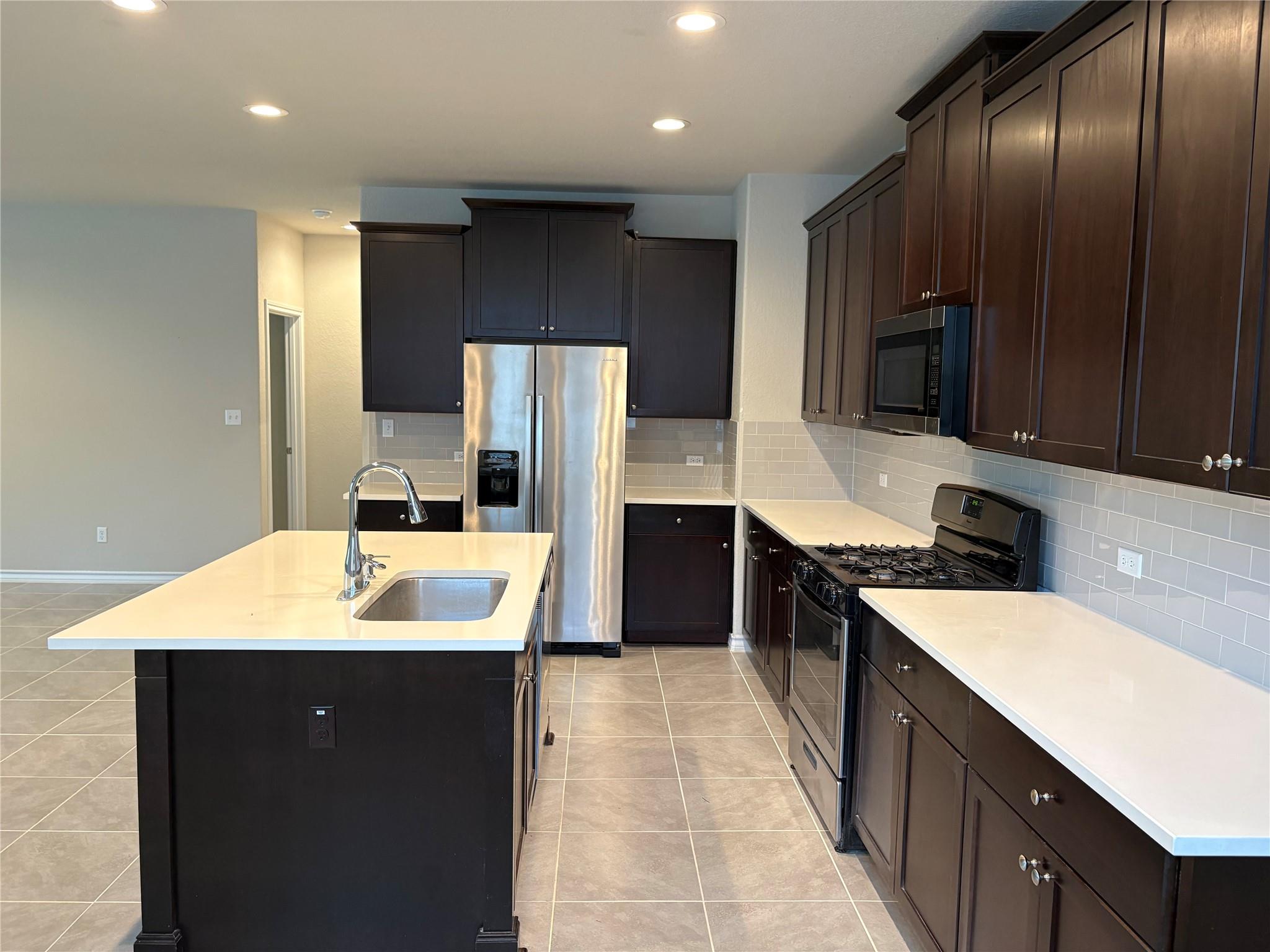 147 Mary Max Cir Property Photo 5