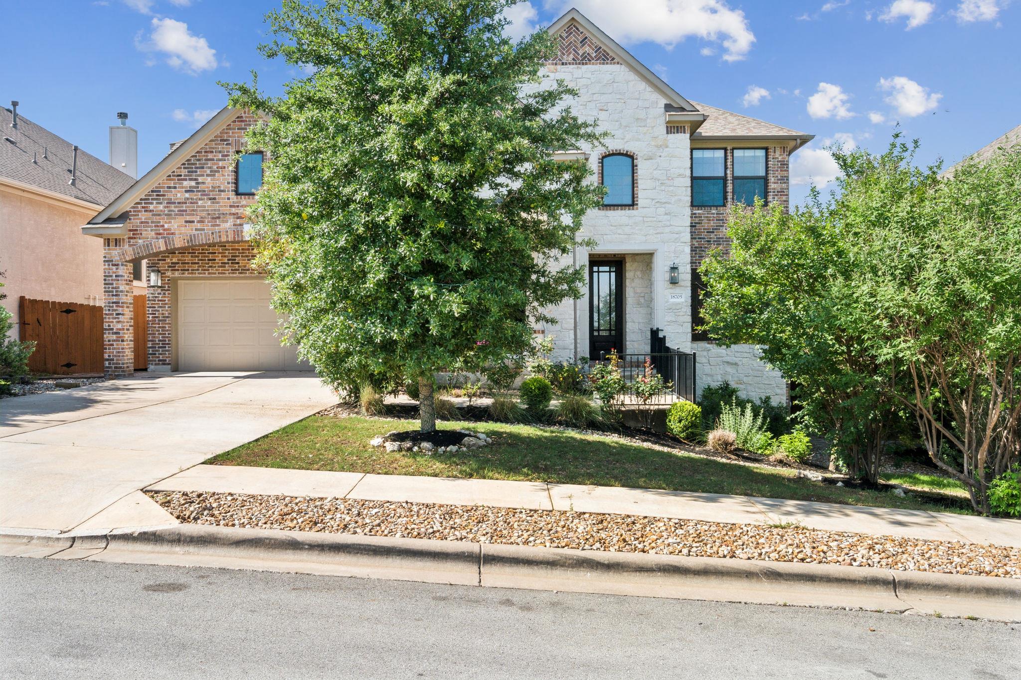 18705 Alonso Pl Property Photo 3