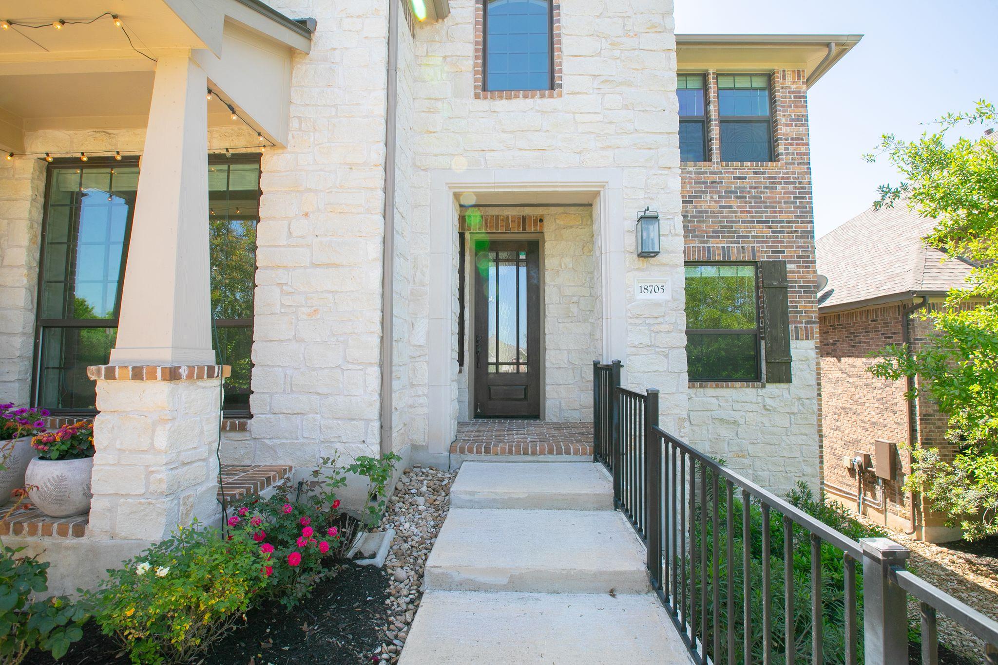 18705 Alonso Pl Property Photo 4