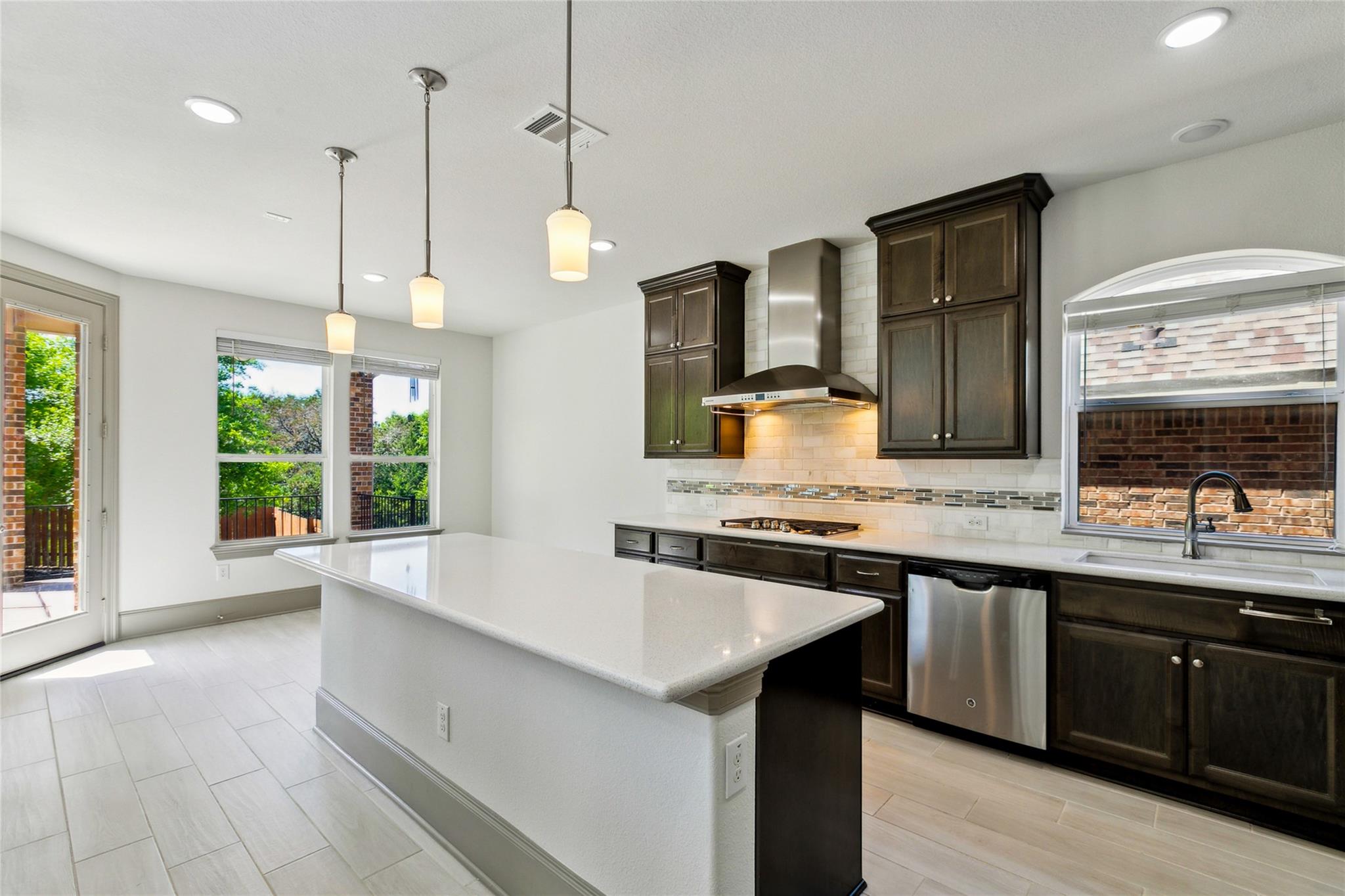 18705 Alonso Pl Property Photo 13
