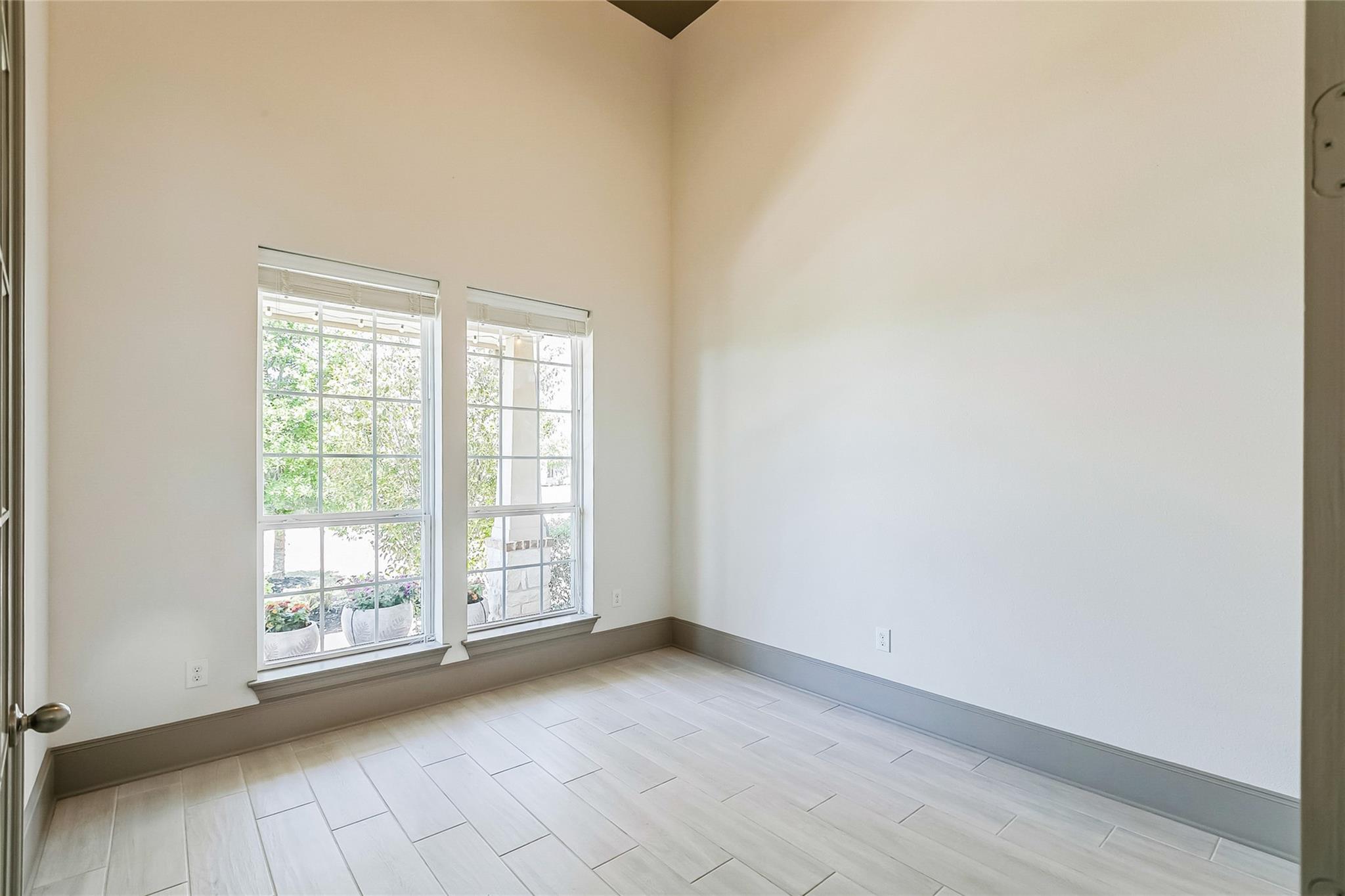 18705 Alonso Pl Property Photo 31