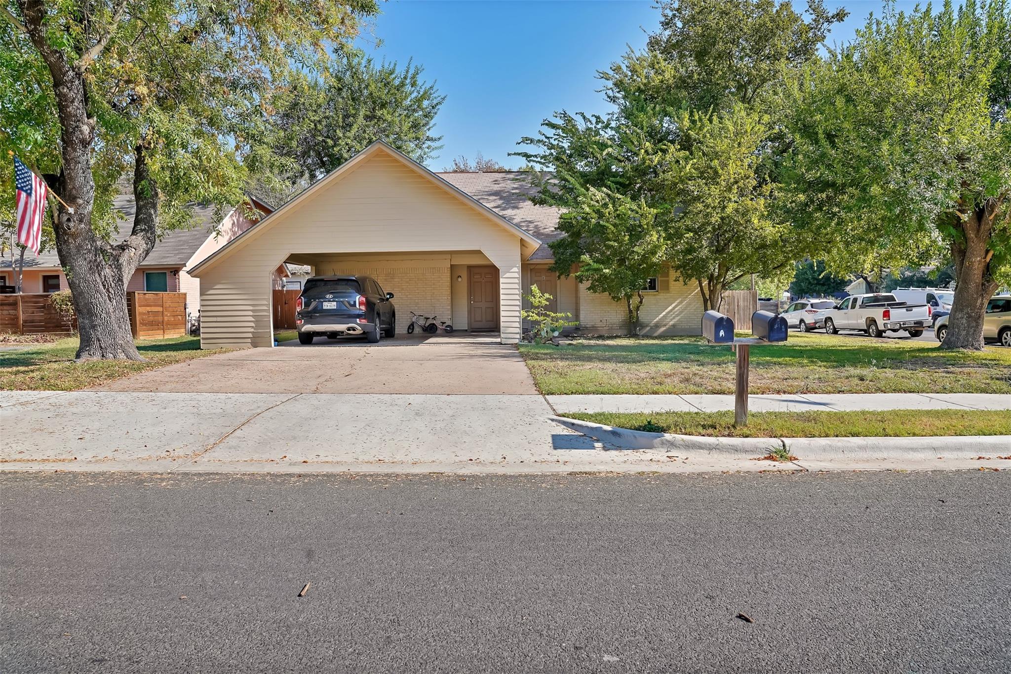818 Sahara Ave #B Property Photo 1