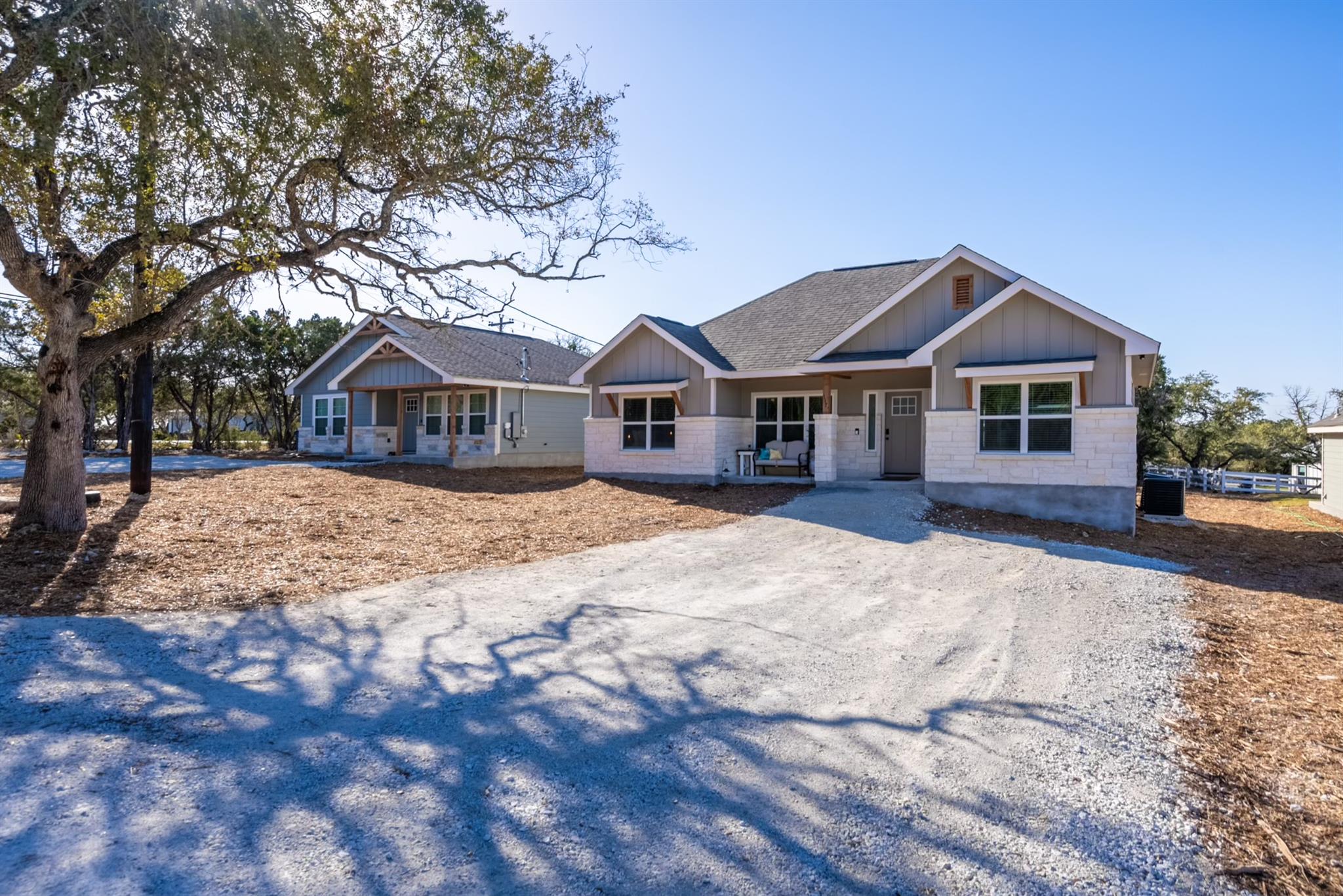 117 Lightning Bolt None Property Photo 1
