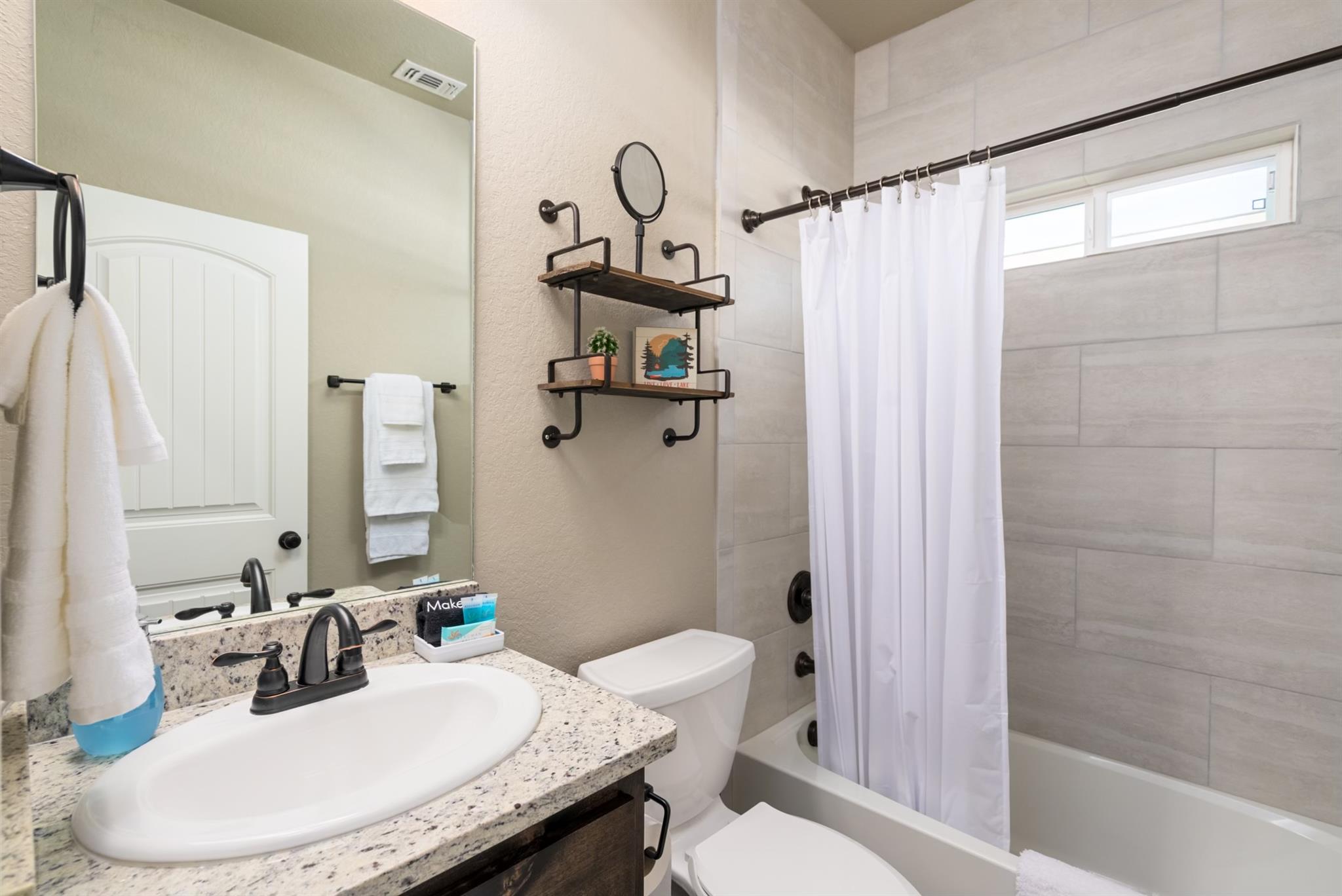 117 Lightning Bolt None Property Photo 10