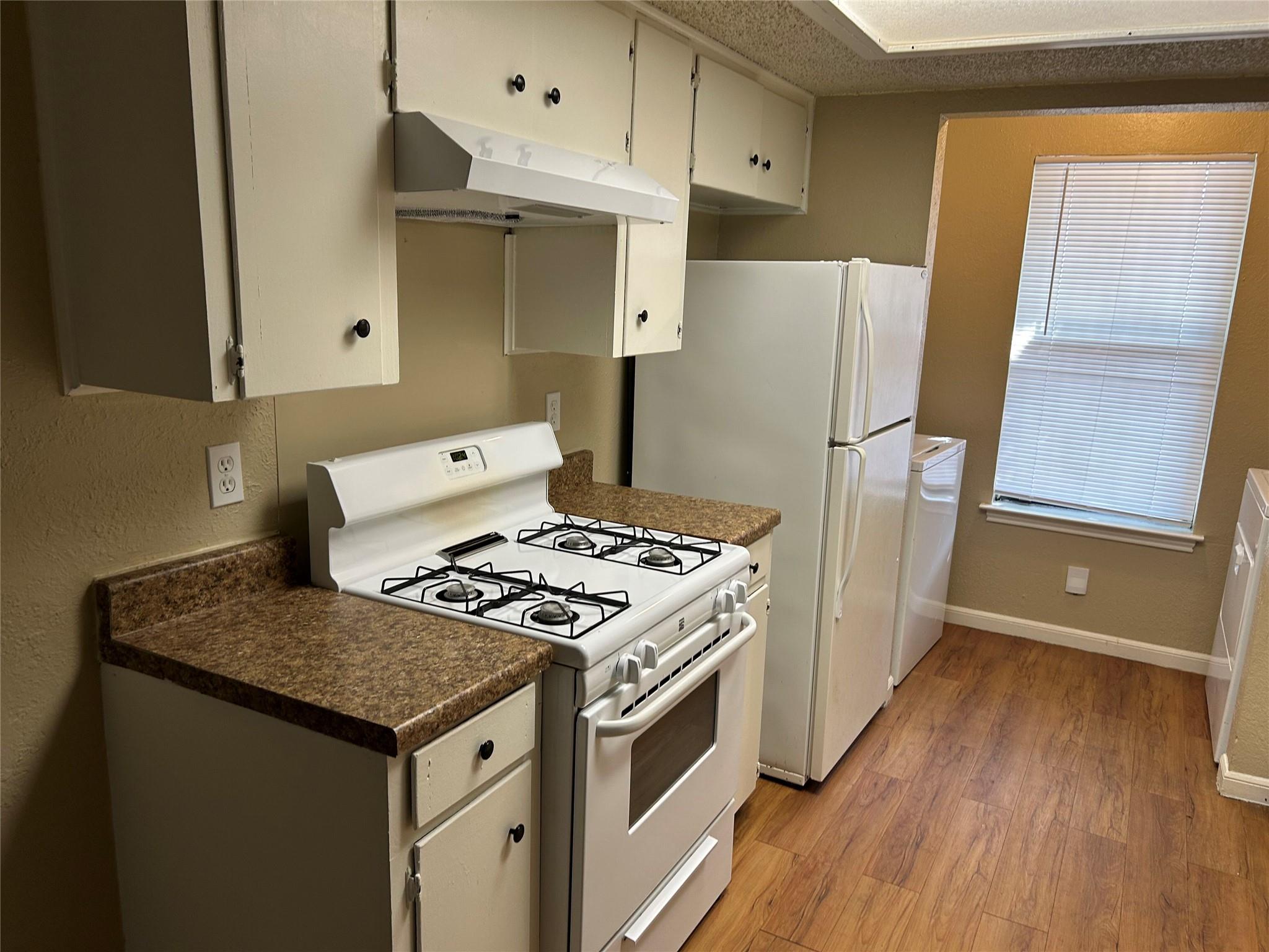 5006 Sara Dr #b Property Photo 8