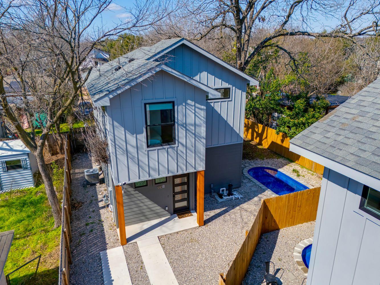 910 Tillery St #b Property Photo 3