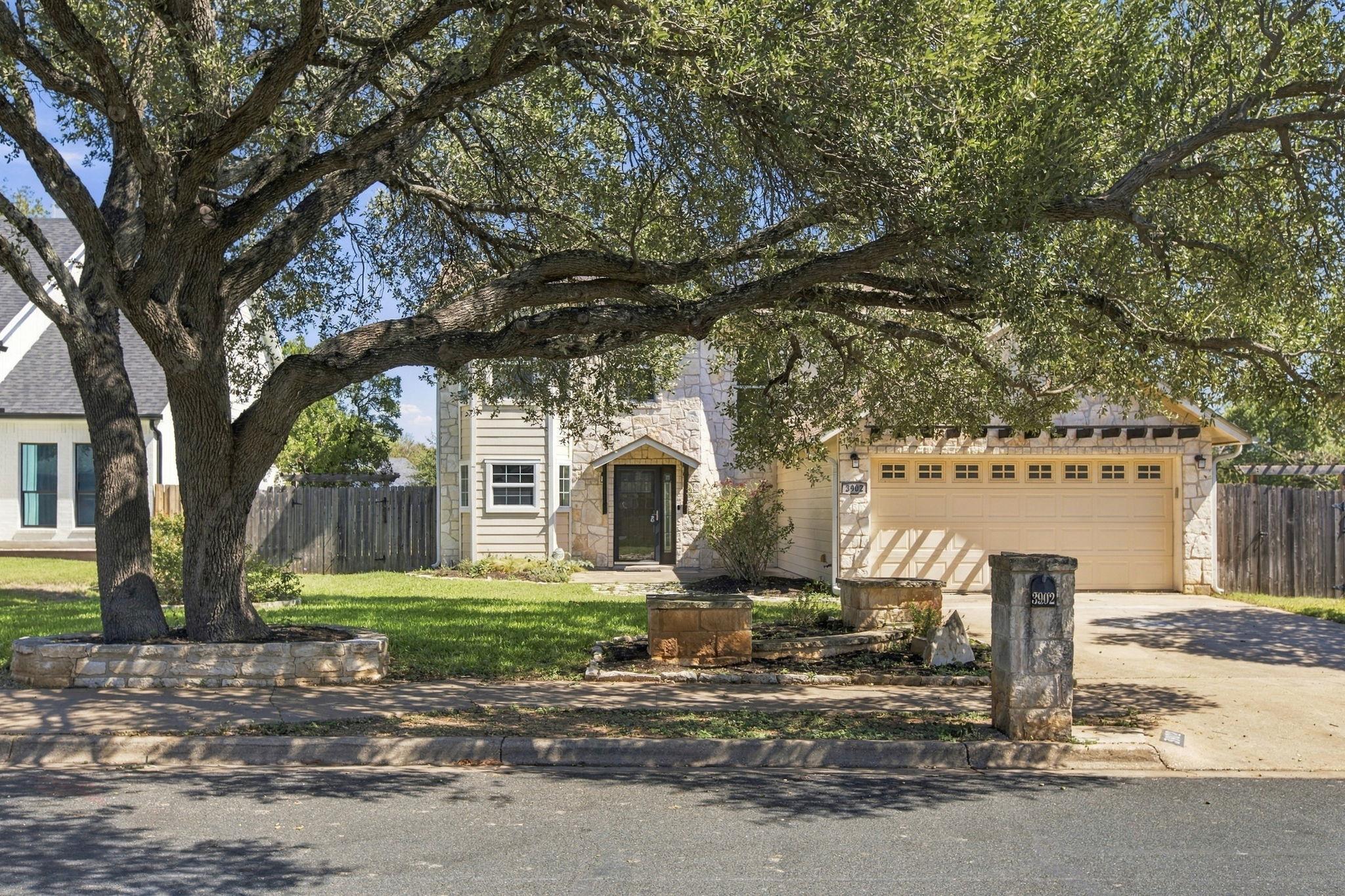 3902 Hawkshead Dr Property Photo 1