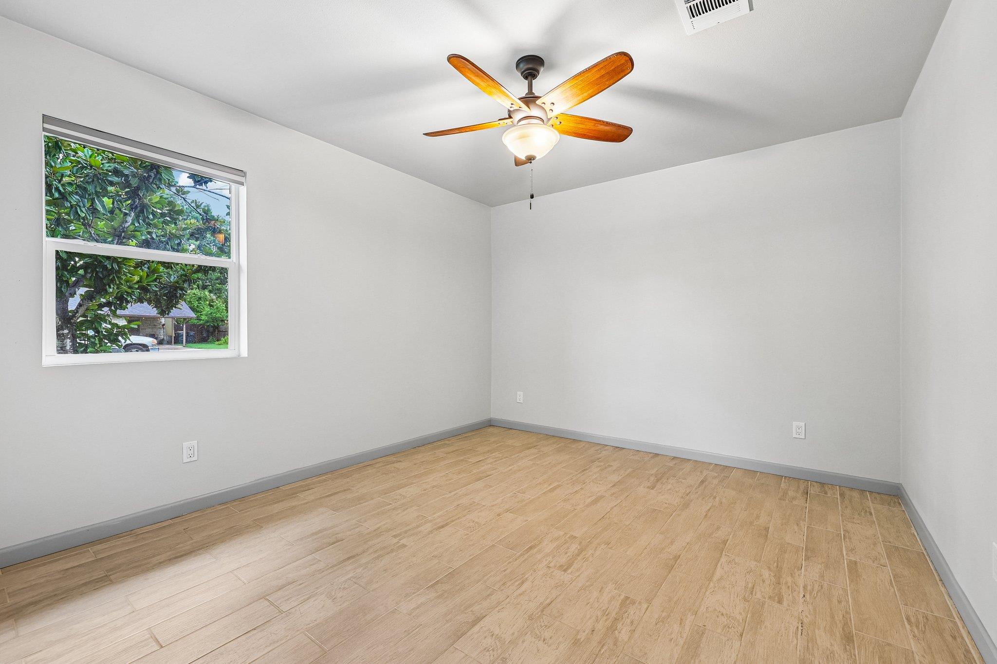 410 Magnolia St Property Photo 21