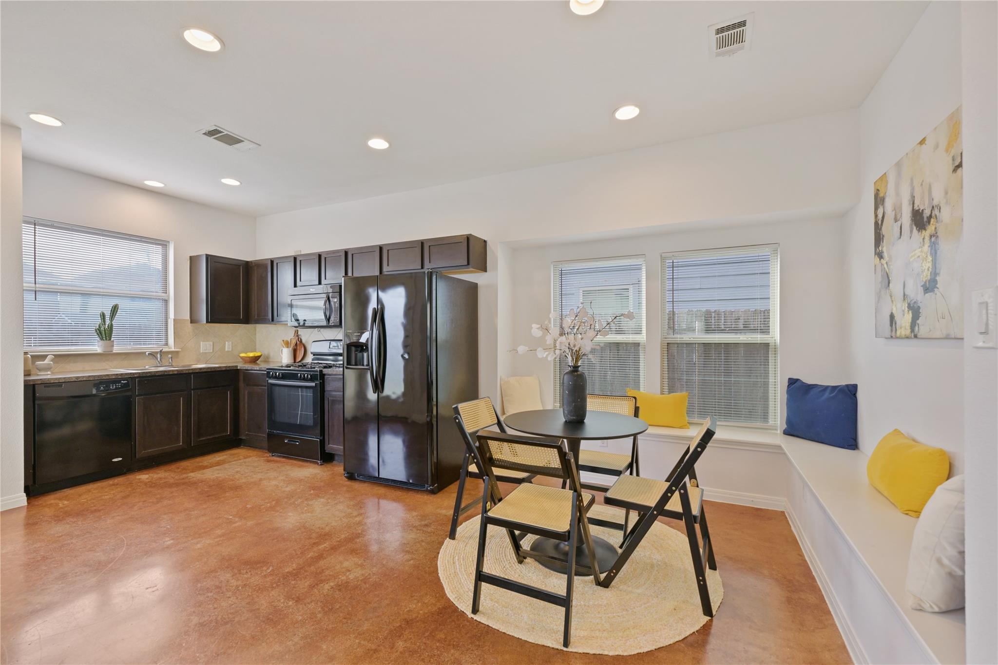 4611 Esper Ln #324 Property Photo 3