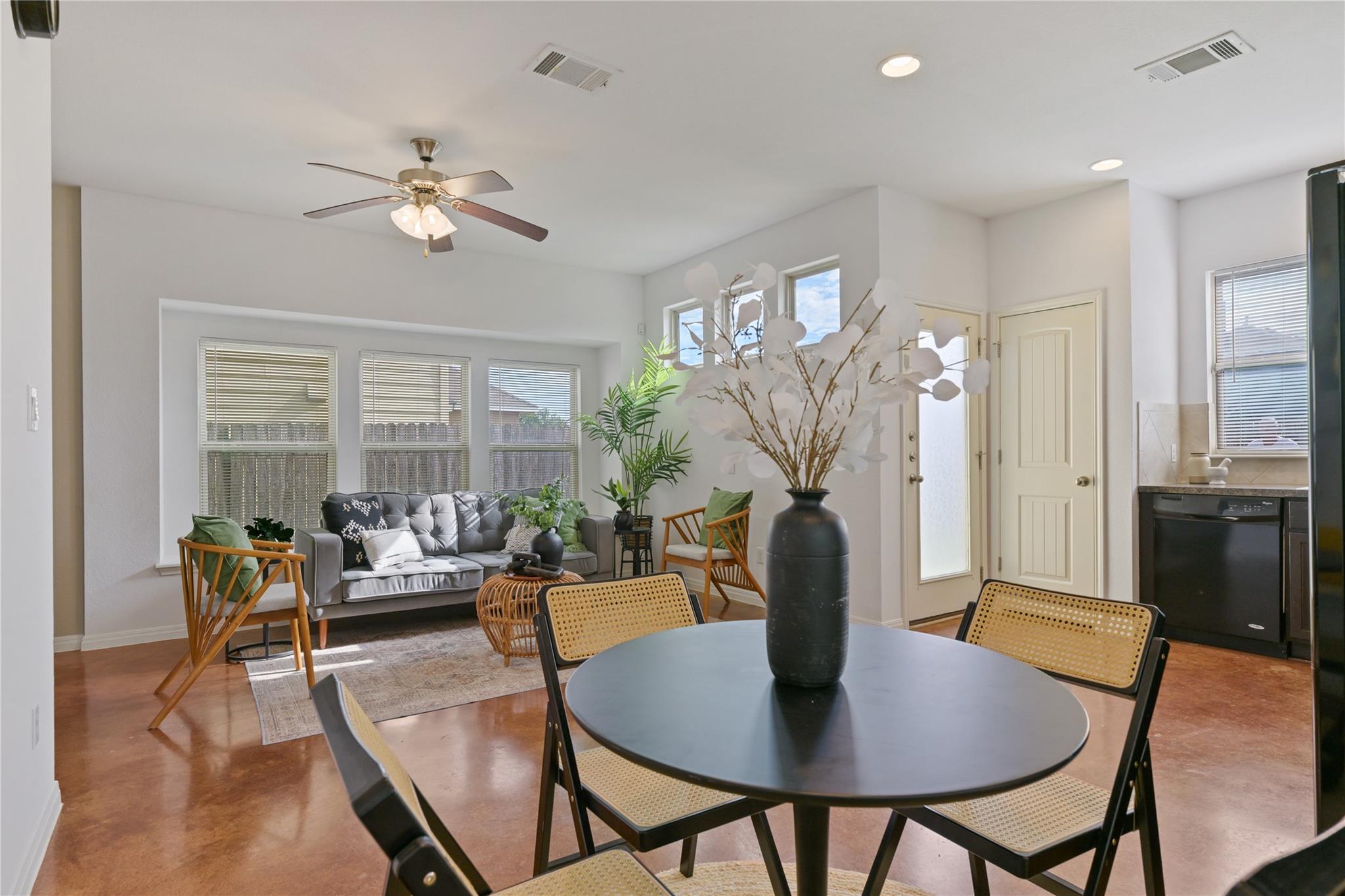 4611 Esper Ln #324 Property Photo 15