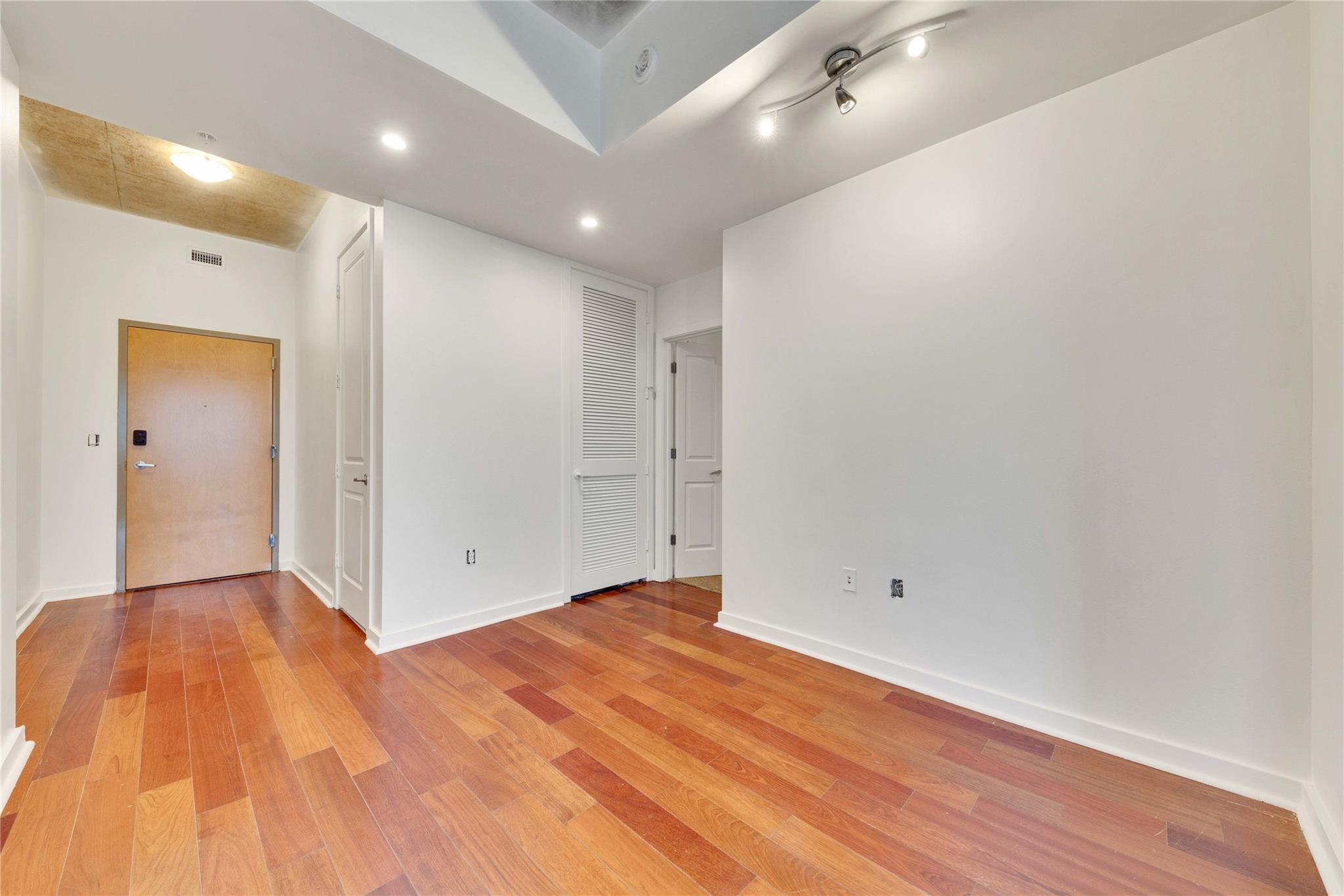 360 Nueces St #1416 Property Photo 9