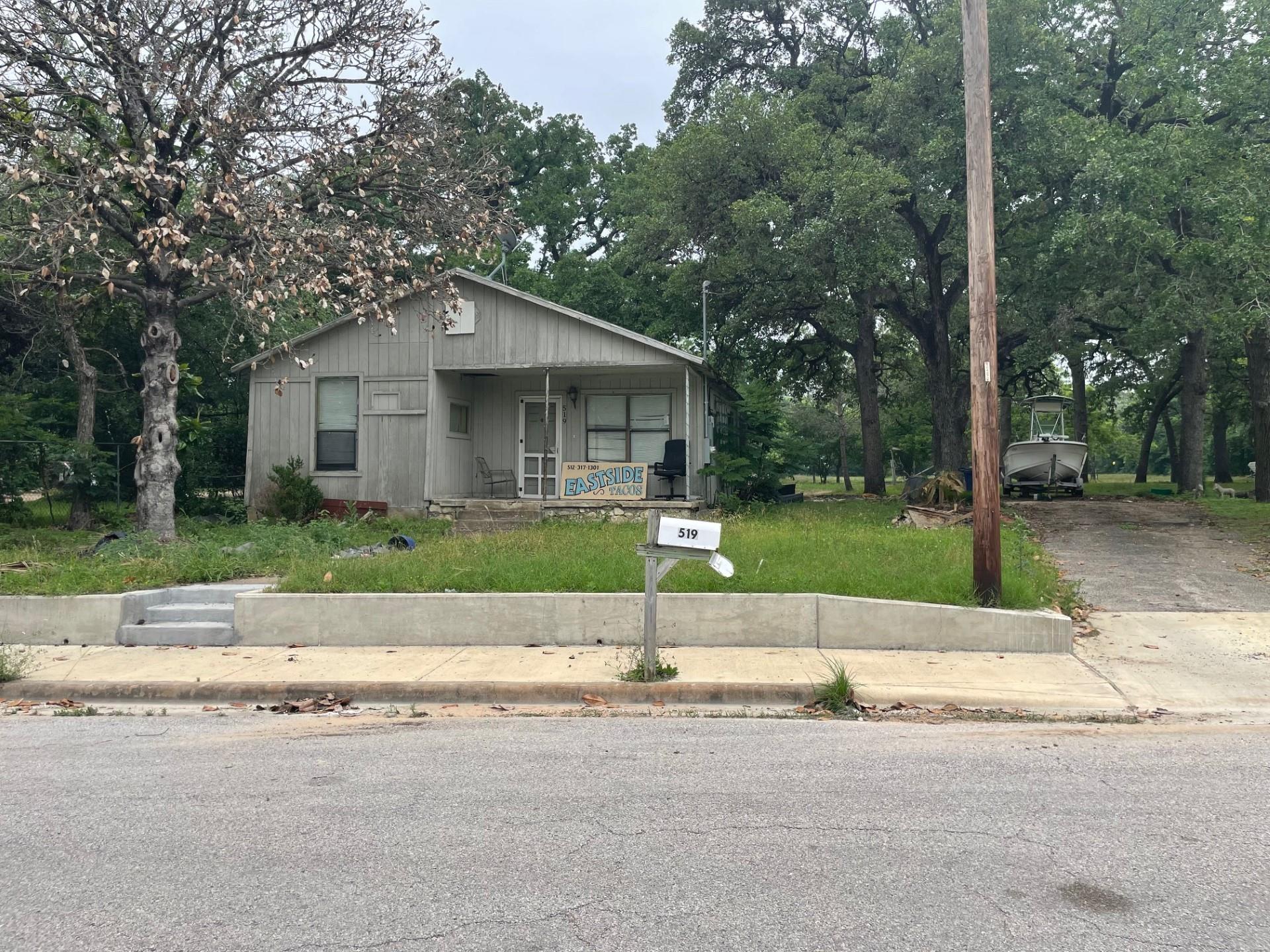 519 & 601 Thrasher Ln Property Photo