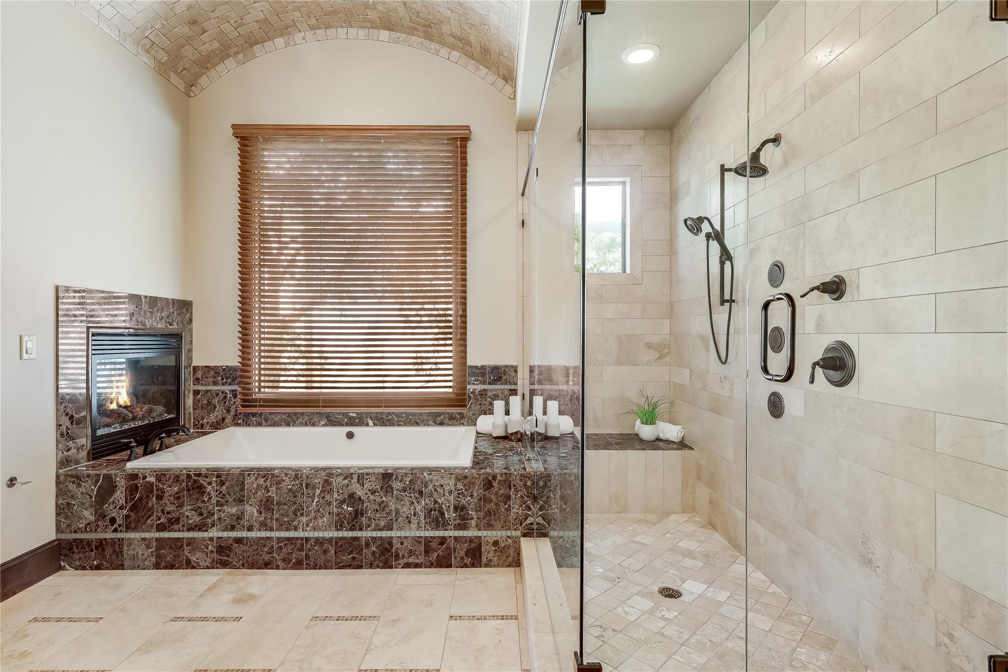 1208 Watercliffe Dr Property Photo 11