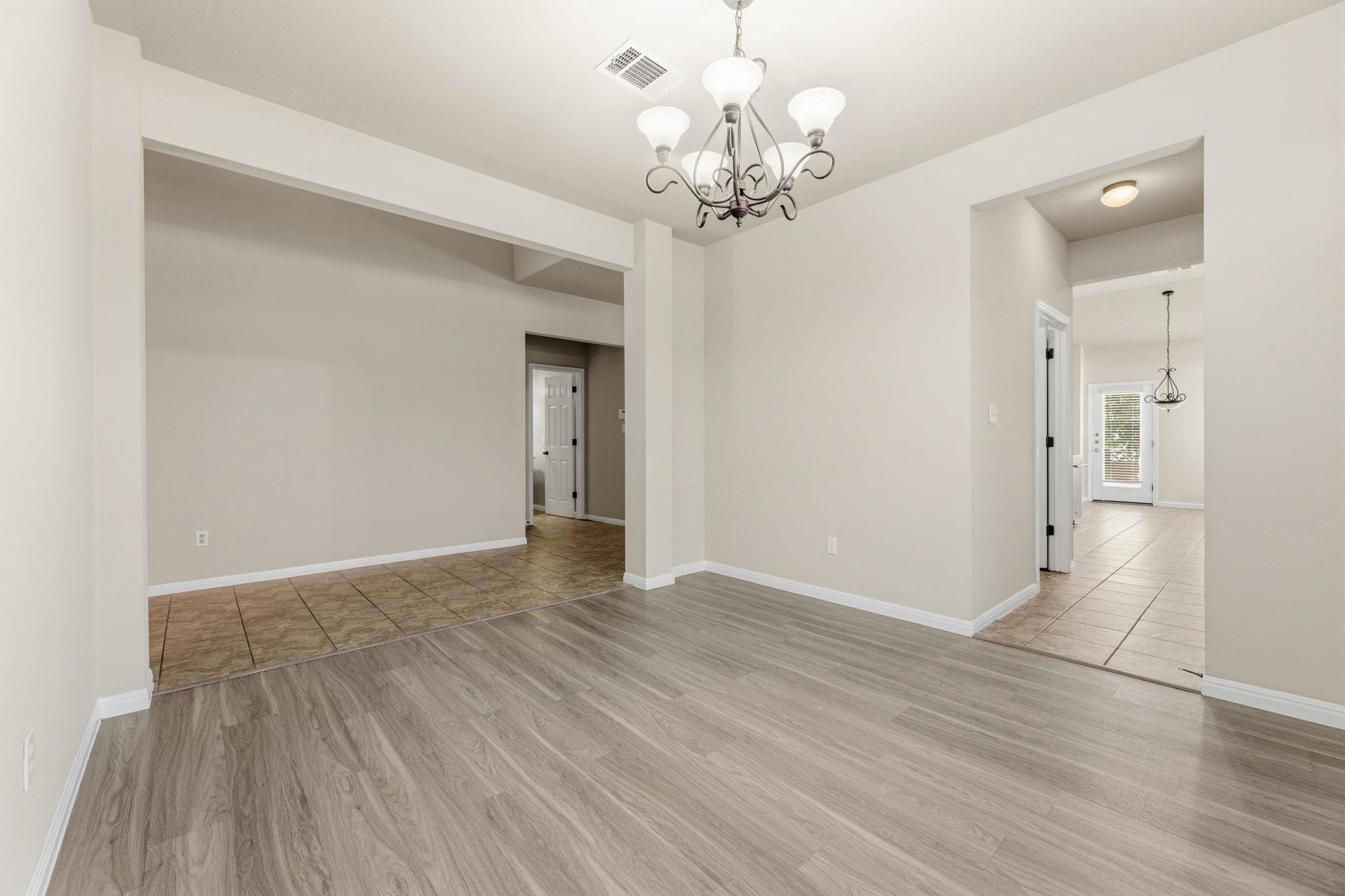 1216 Willowbrook Dr Property Photo 16
