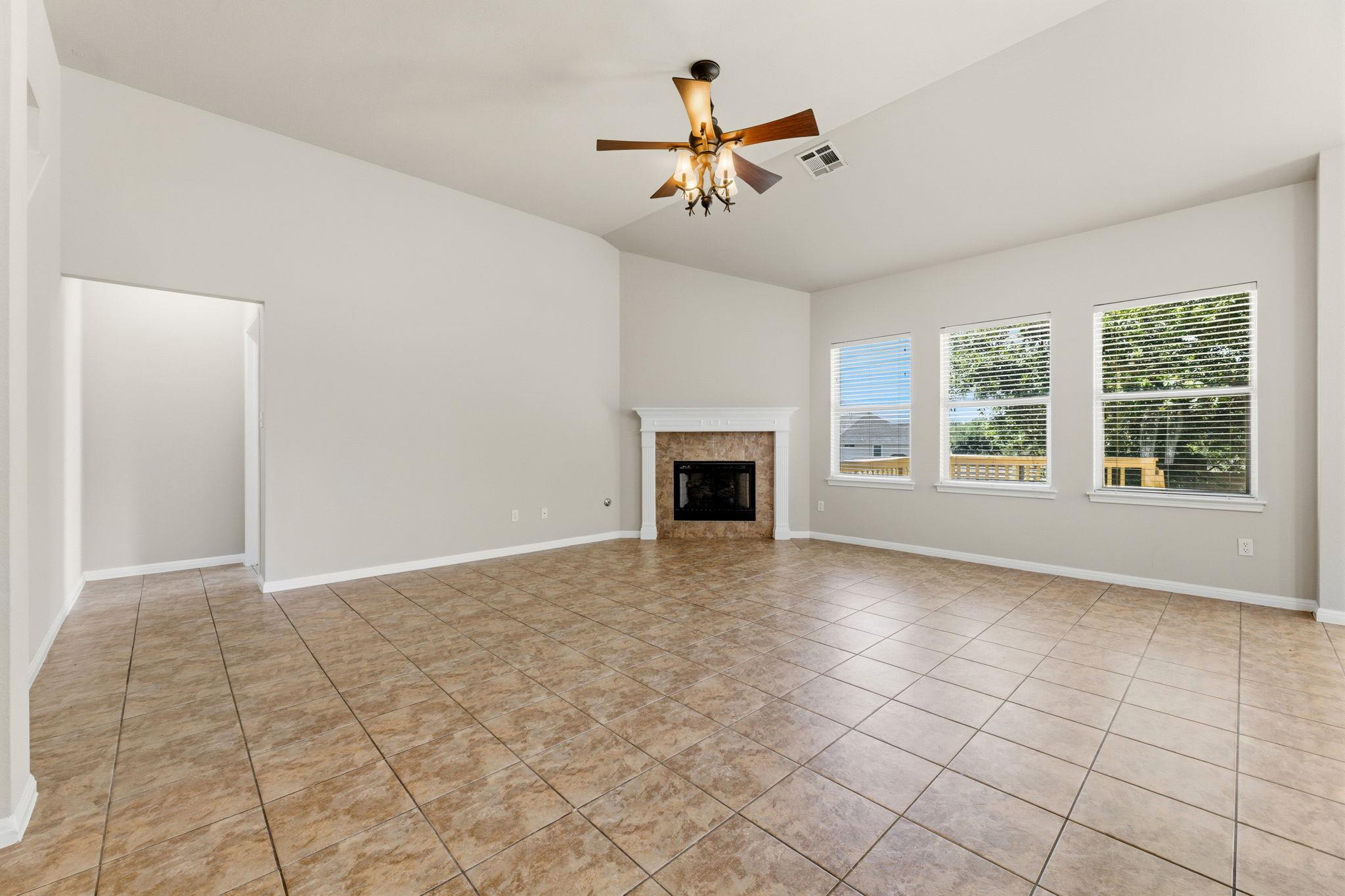 1216 Willowbrook Dr Property Photo 20