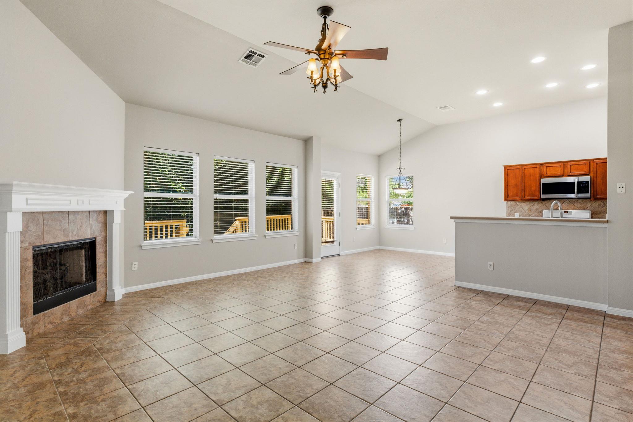 1216 Willowbrook Dr Property Photo 21