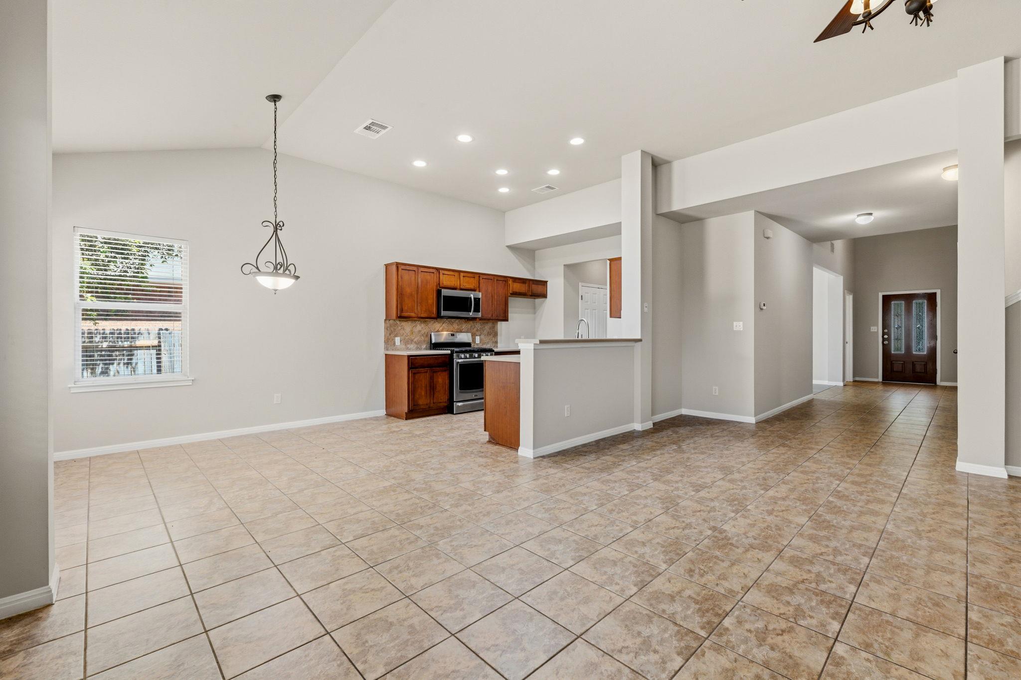 1216 Willowbrook Dr Property Photo 23
