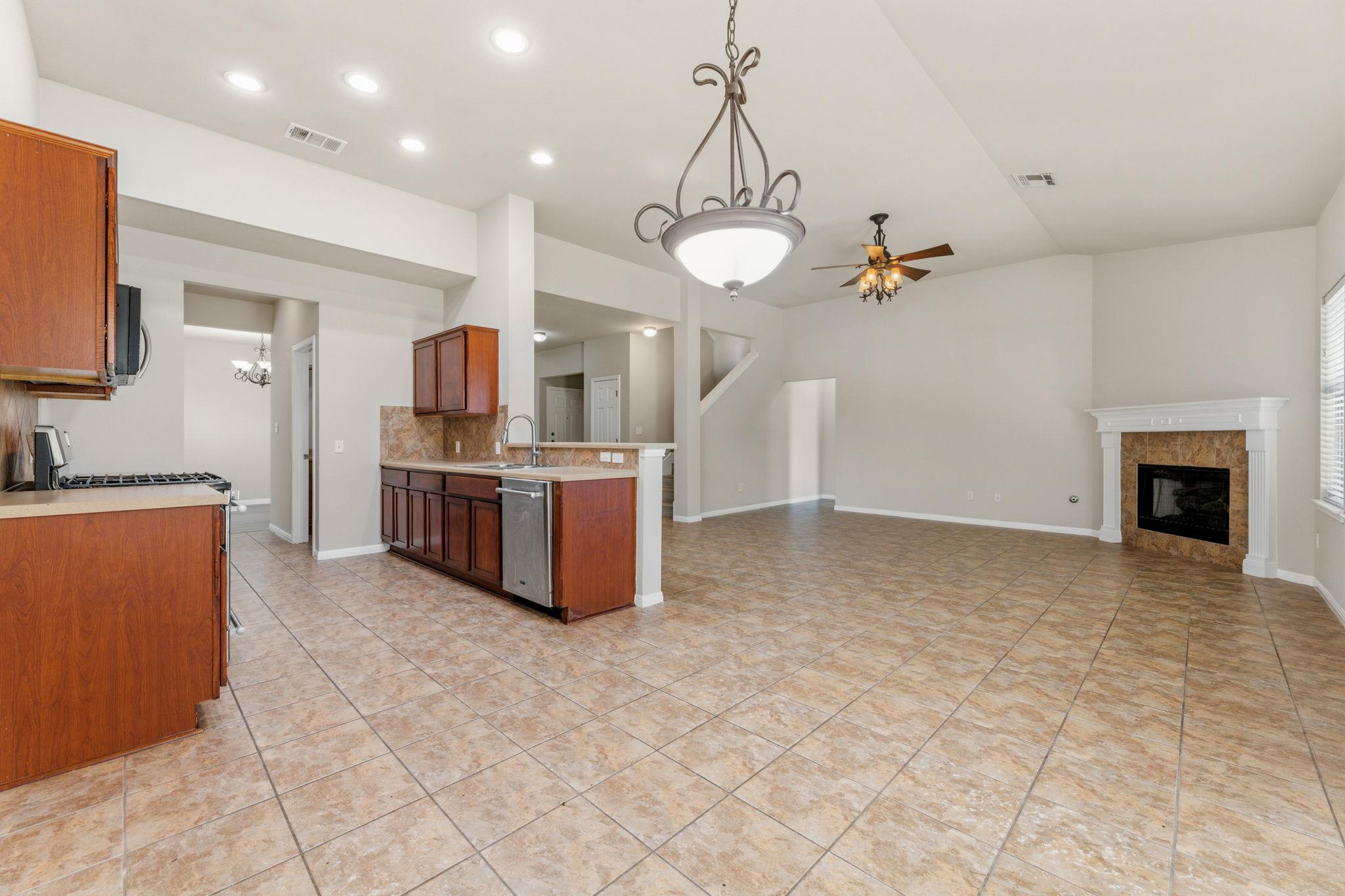 1216 Willowbrook Dr Property Photo 27