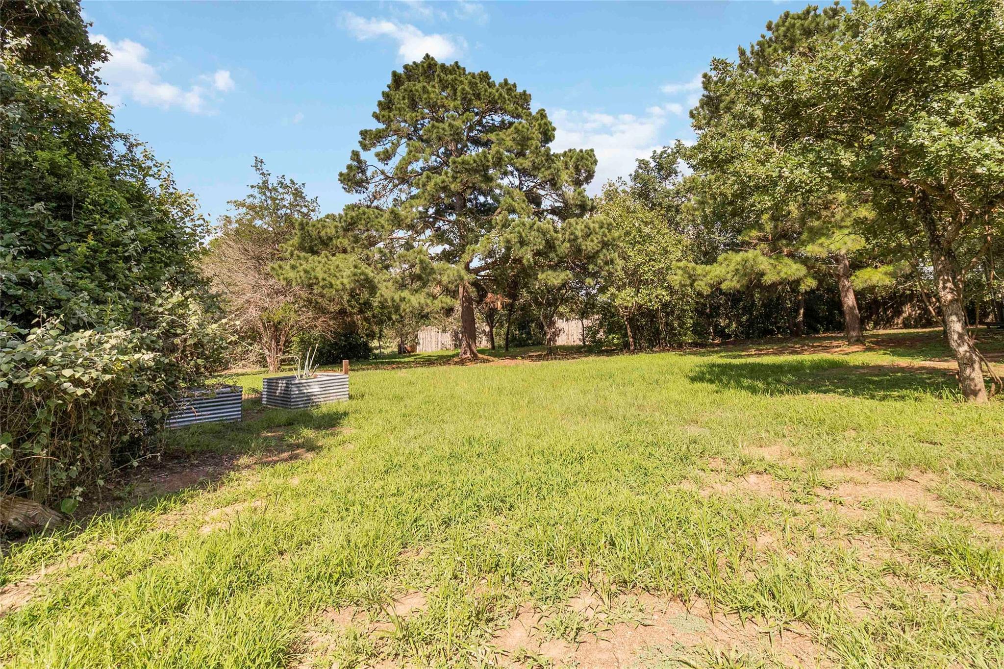 208 Old Potato Rd Property Photo 32