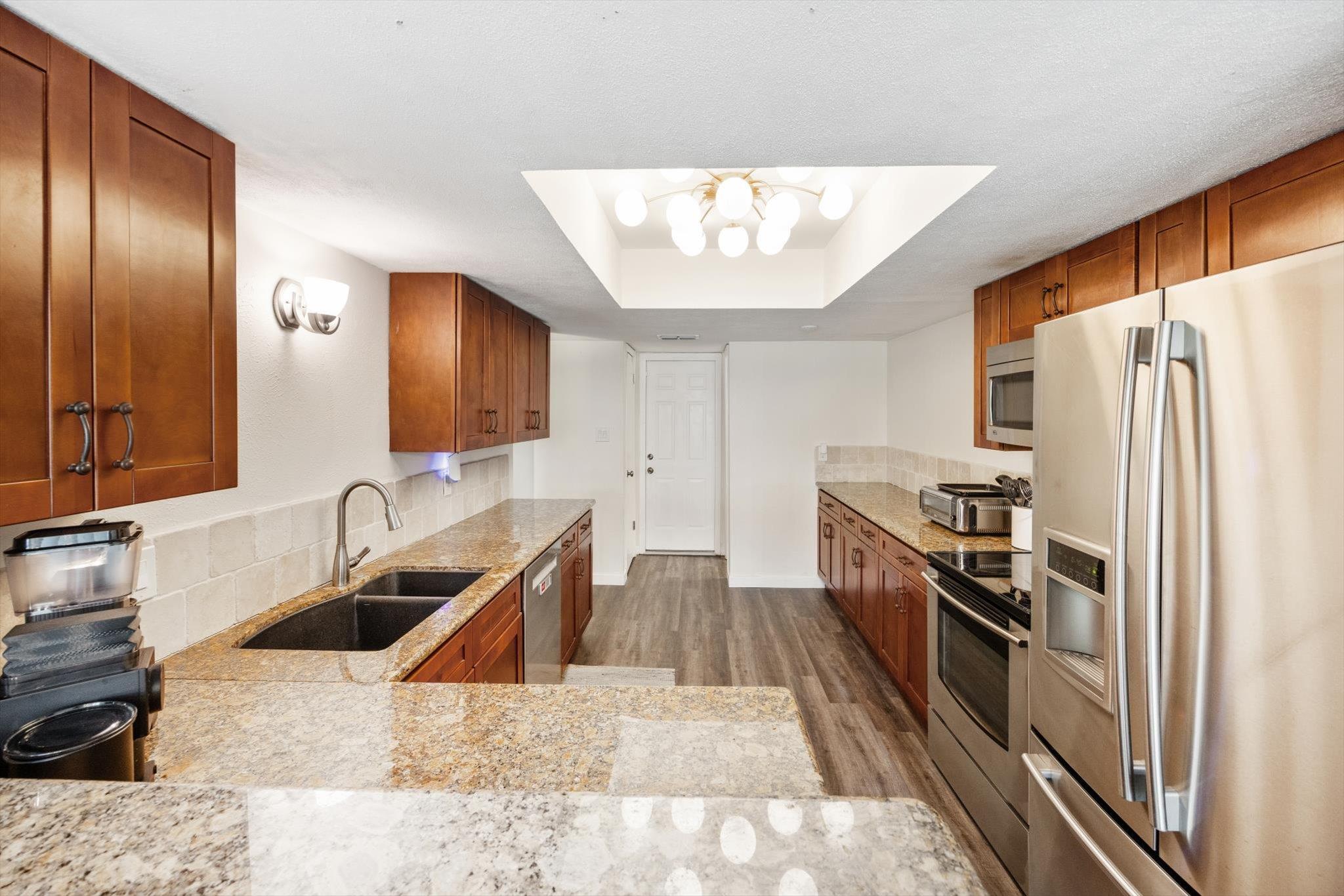 8900 Parkfield Dr B Property Photo 7