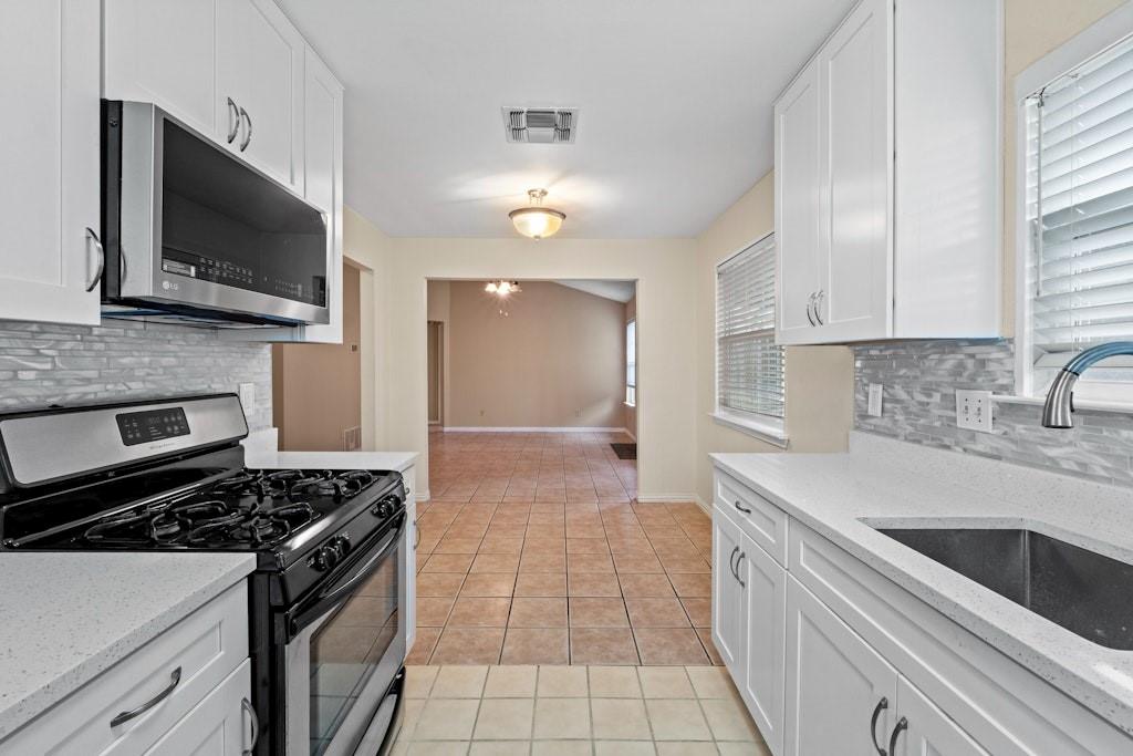 1809 Golden Pheasant Dr Property Photo 4