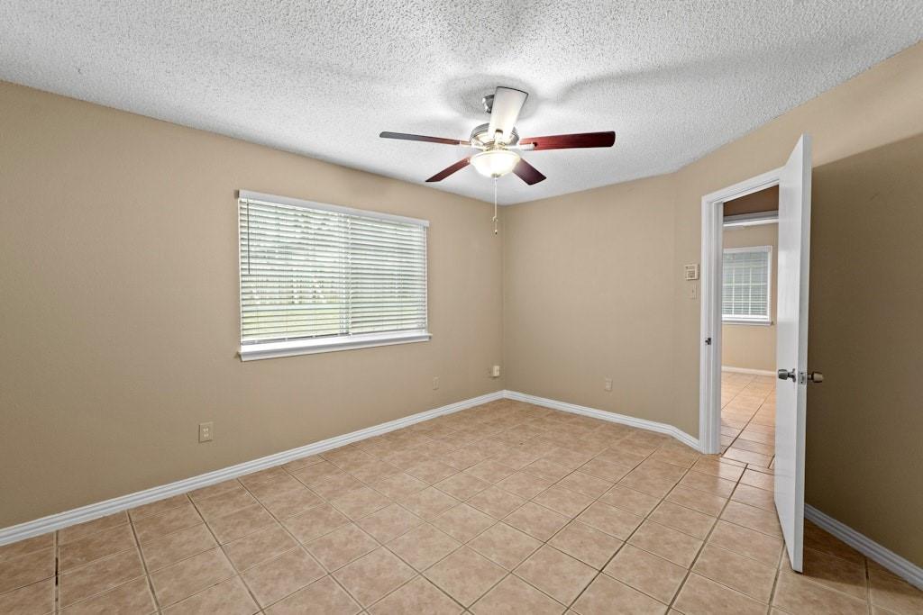 1809 Golden Pheasant Dr Property Photo 10