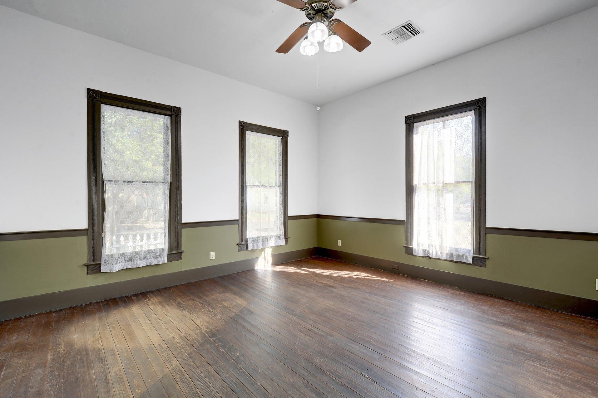 304 Olive St Property Photo 6