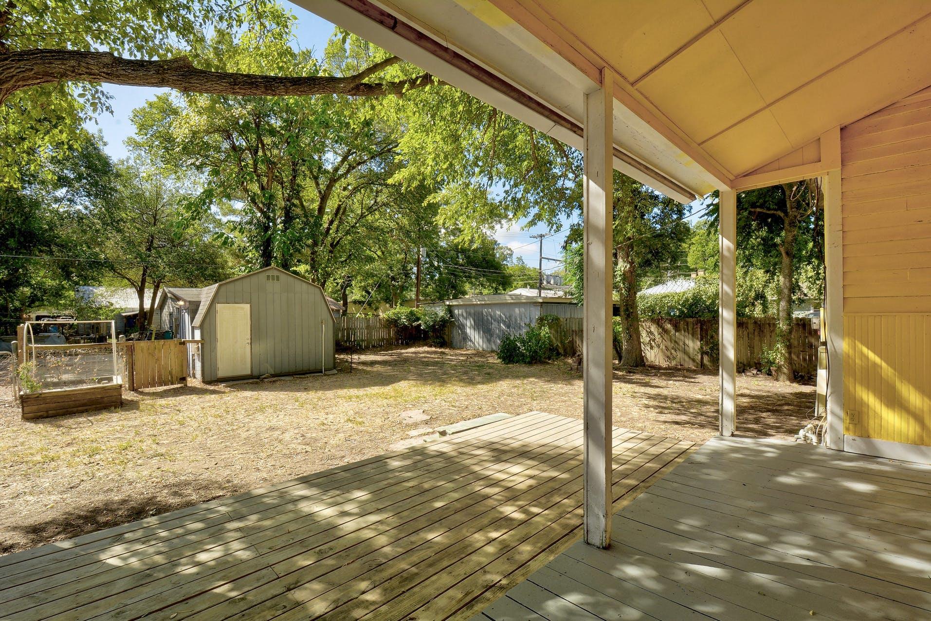 304 Olive St Property Photo 25