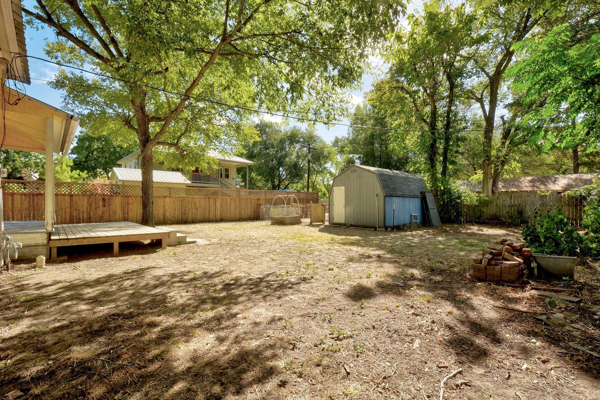 304 Olive St Property Photo 27