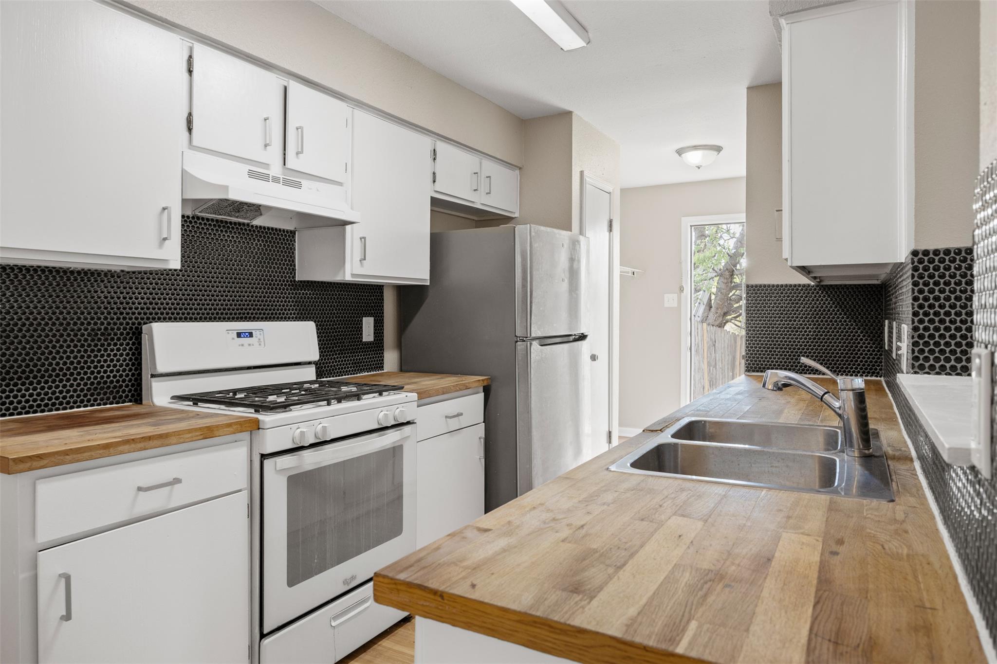 1905 Margalene Way #a Property Photo 13