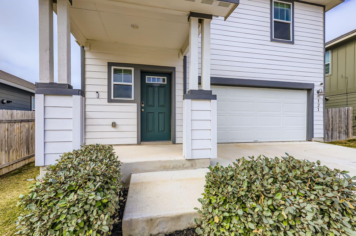 121 Morning Dawn Ln Property Photo 3