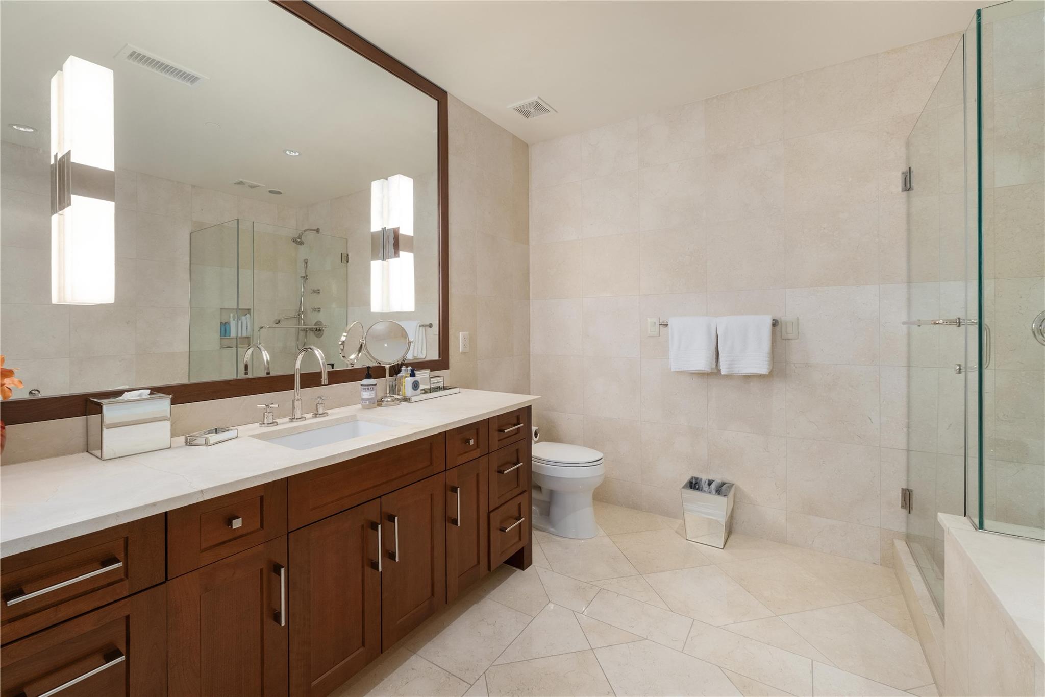 98 San Jacinto Blvd #2203 Property Photo 11
