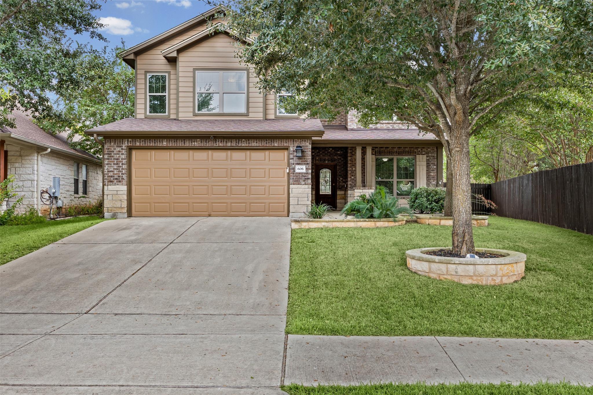 606 Irvin Dr Property Photo 1